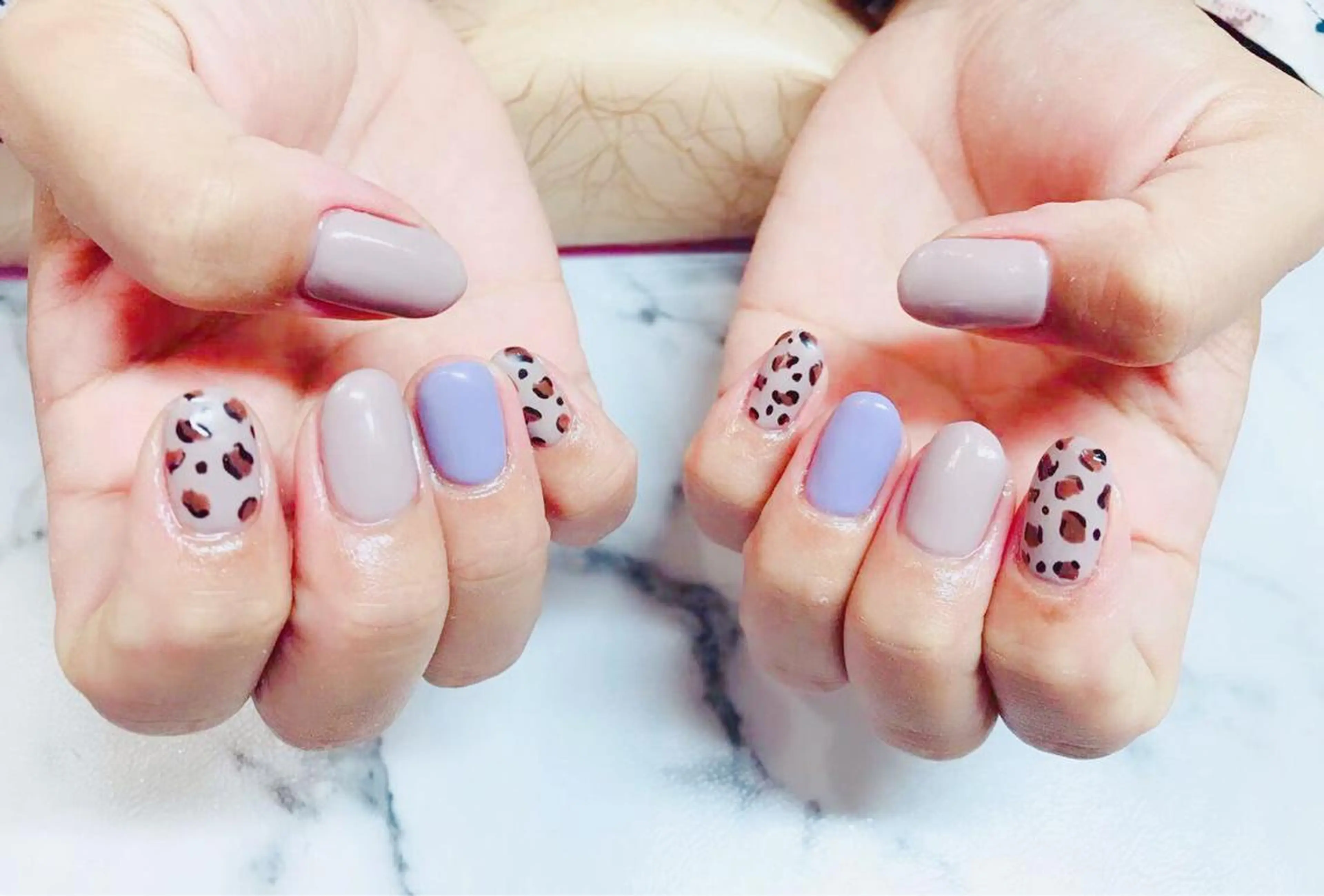 ネイル ハンドネイル マジック ミラーのネイルデザイン