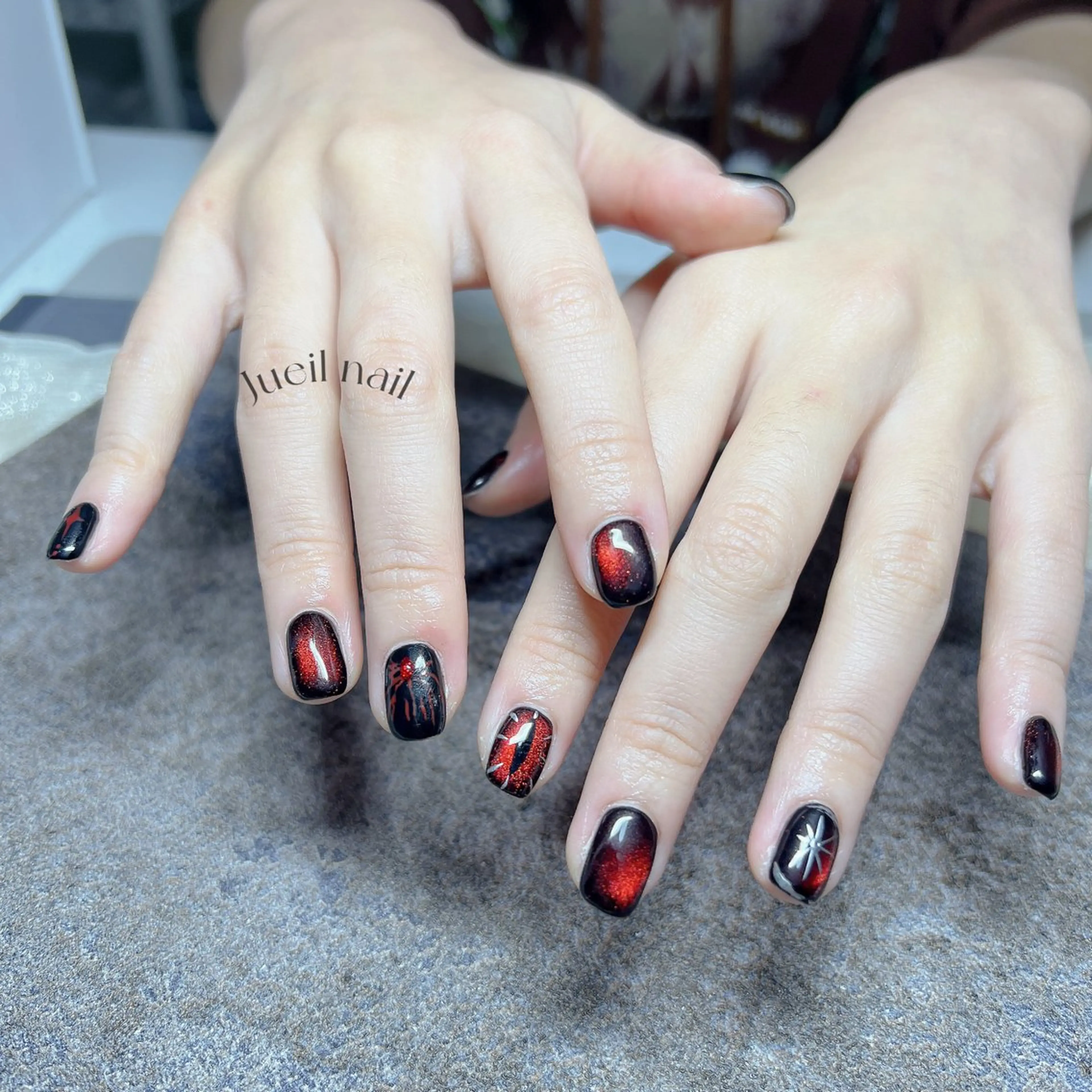 ネイル ハンドネイル KURE ISAKIのネイルデザイン