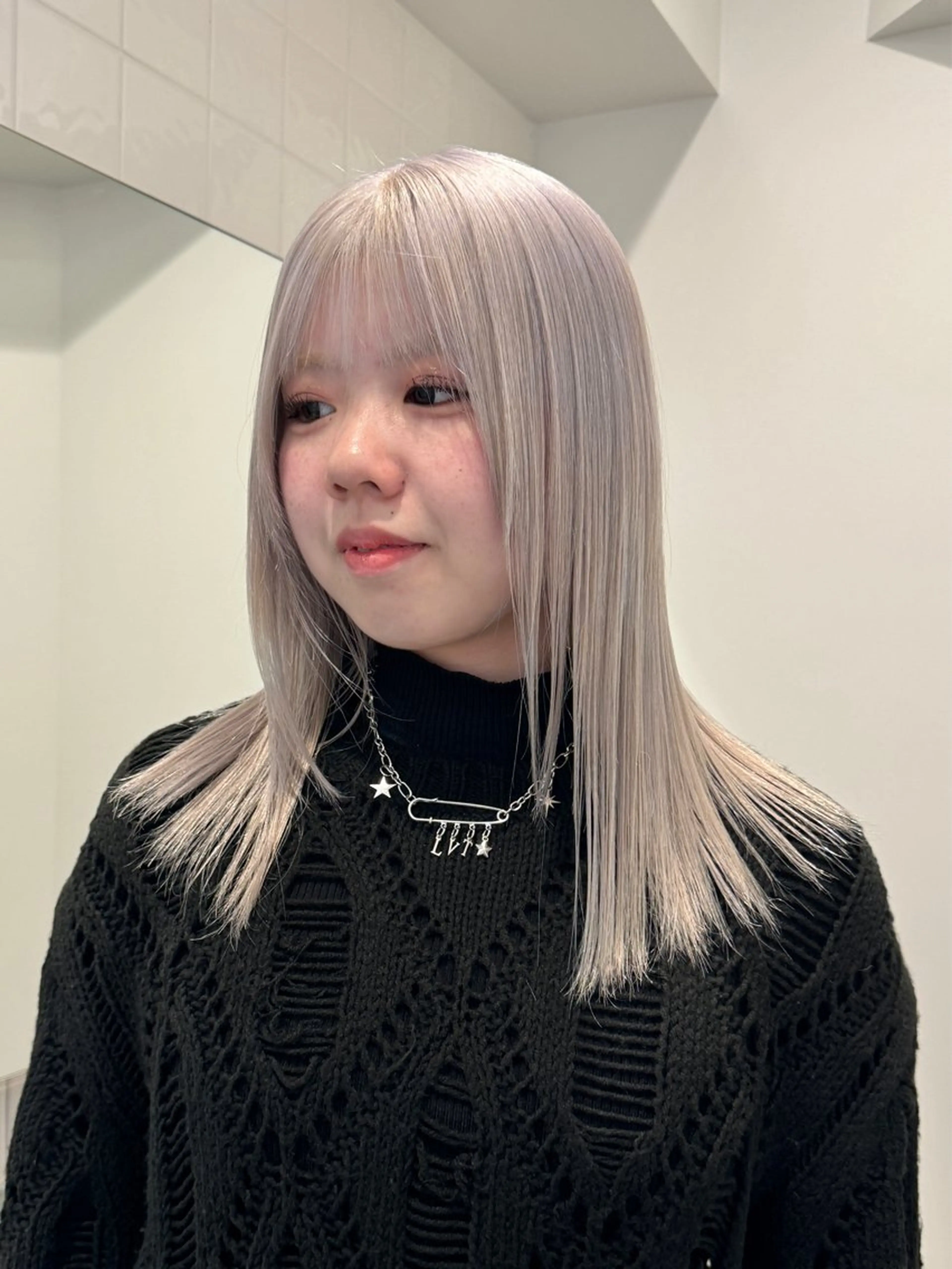 セミロング カラー ヘアカラー トリートメント 切りっぱなしボブ レイヤー/縮毛矯正のヘアスタイル