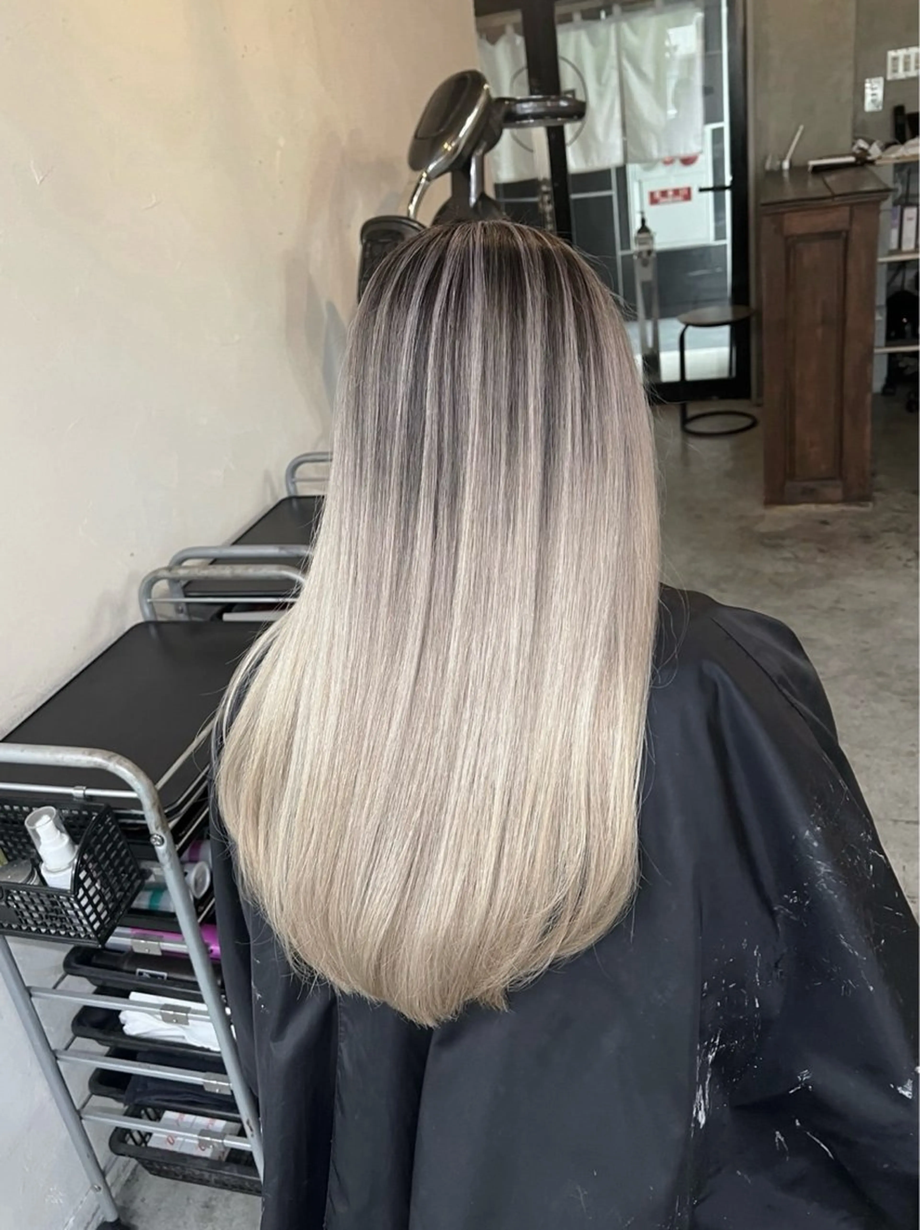 セミロング カラー バレイヤージュ グレージュ レイヤーカット ヘアカラー トリートメント ROBIN所属・指名数No.1 /NAOYAのヘアスタイル