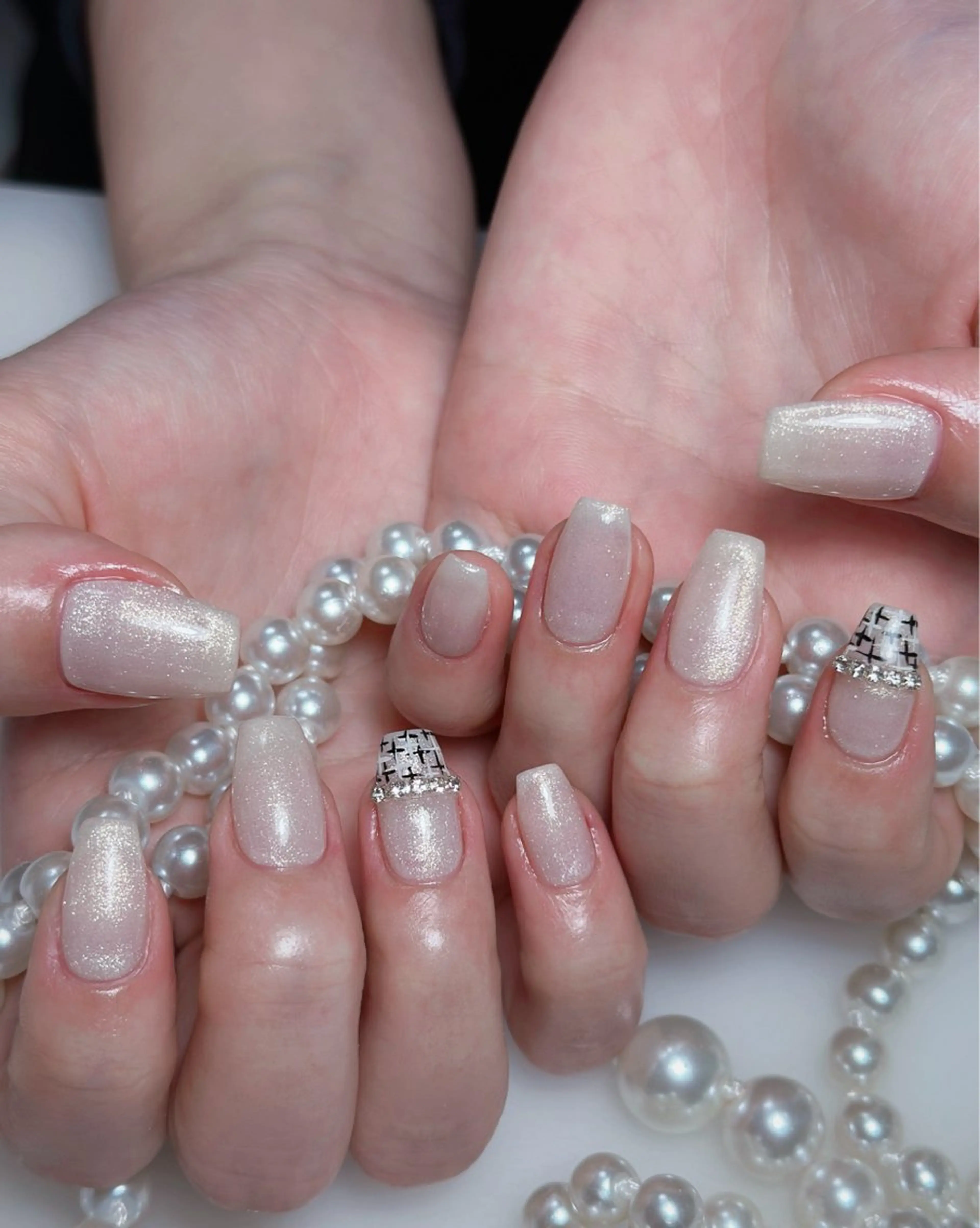 ネイル オーロラネイル 長さ出し フットネイル 韓国ネイル ラメ(グリッター) ハンドネイル 👍thumbs up nail👍のネイルデザイン