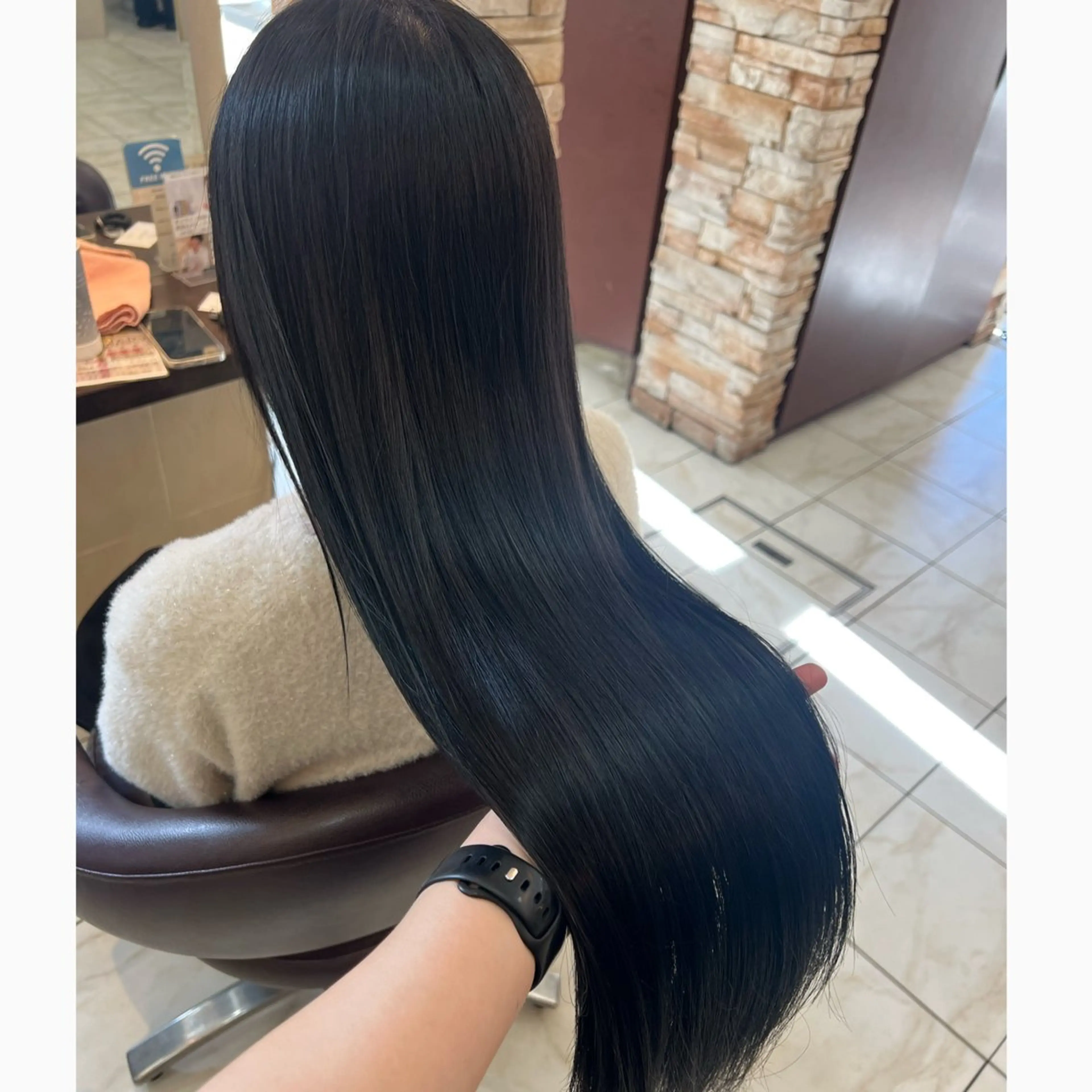 ロング カラー 黒髪 ブルーカラー ブルーブラック 透明感カラー 髪質改善 Luana .Rioneのマツエク・マツパデザイン