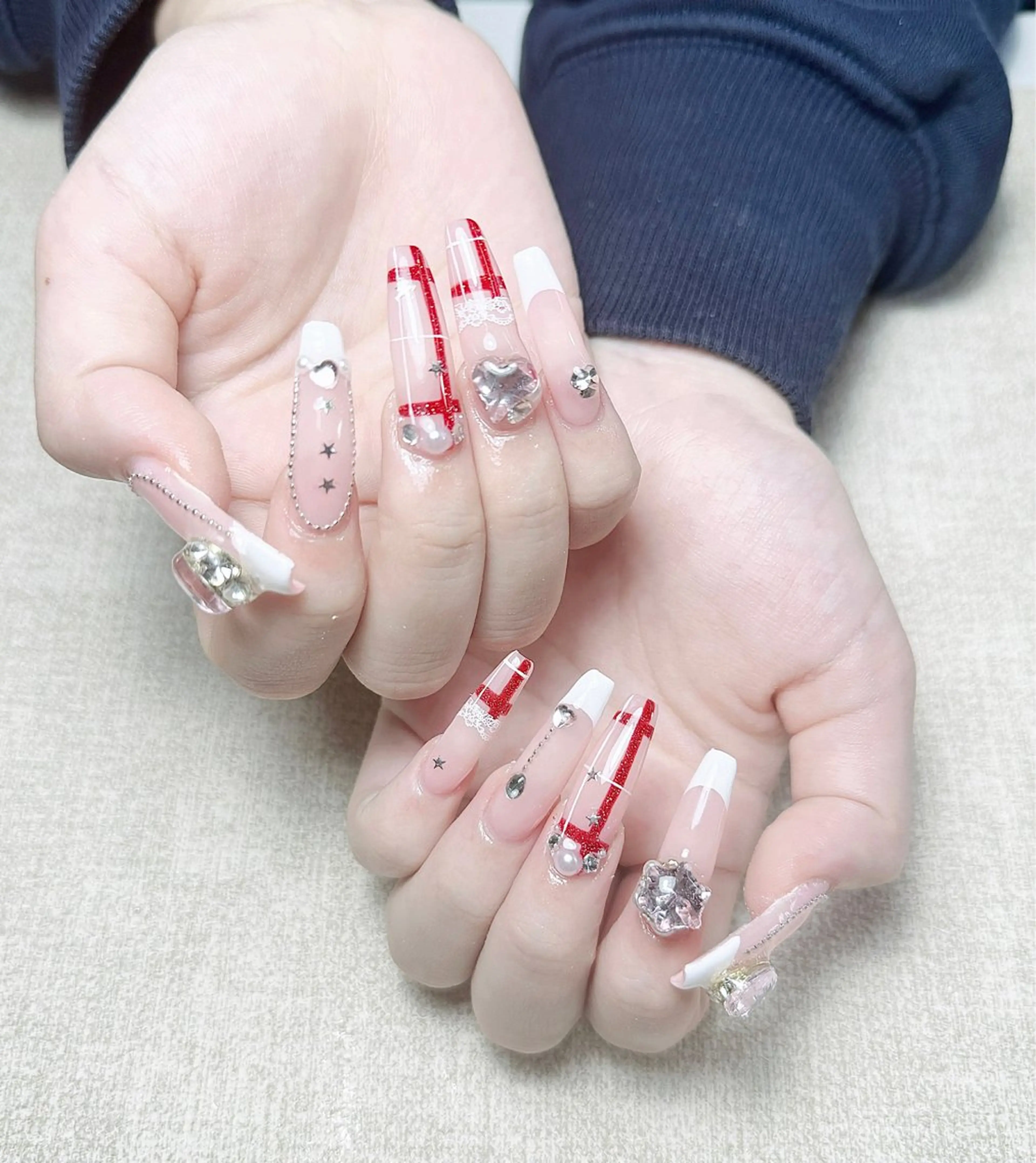 ネイル オーロラネイル ボルドー ブラウン ハート ラメ(グリッター) ハンドネイル Nova Nailのネイルデザイン