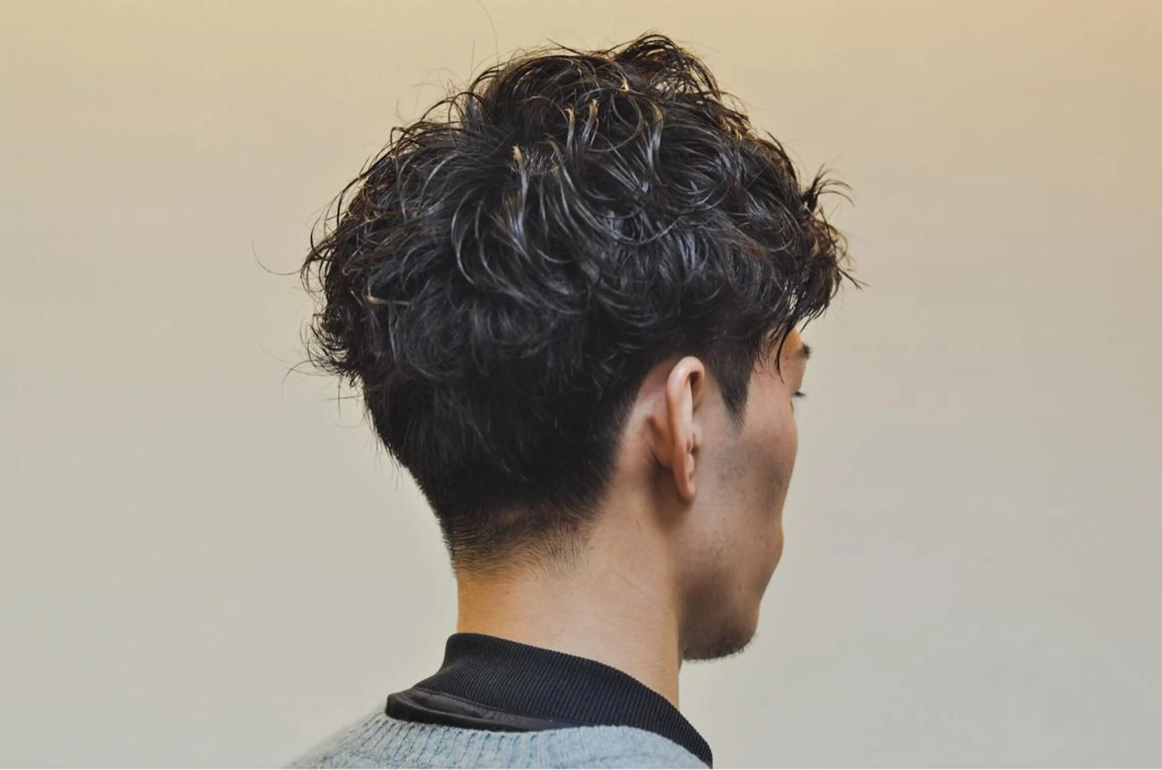 ショート ミディアム パーマ メンズ ミディアムパーマ メンズパーマ ツーブロック 刈り上げ ニュアンスパーマ Hair Salon AYATA所属・メンズ限定✂️撮影 モデル募集！林 拓実のヘアスタイル