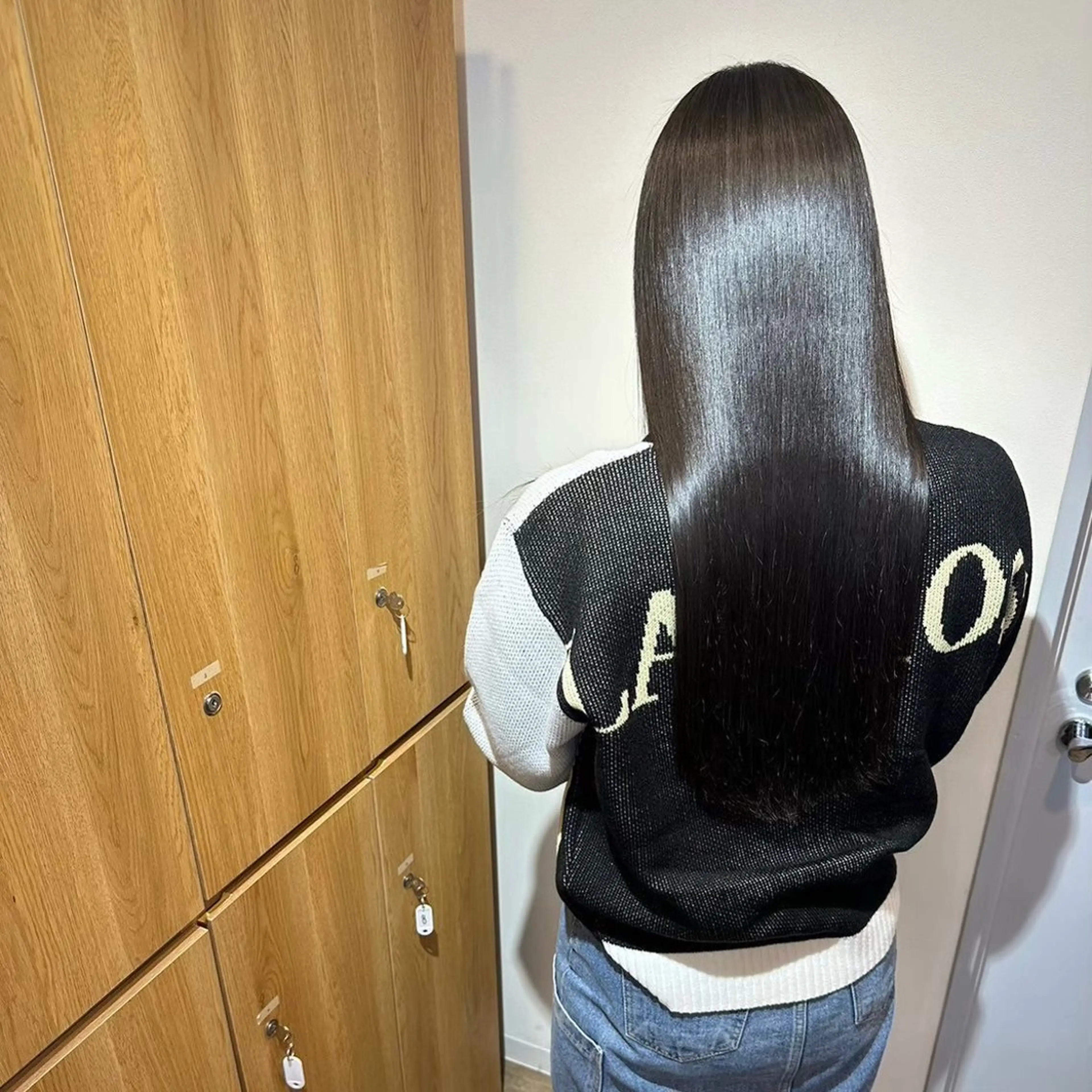 ロング 岡田 佳子のヘアスタイル