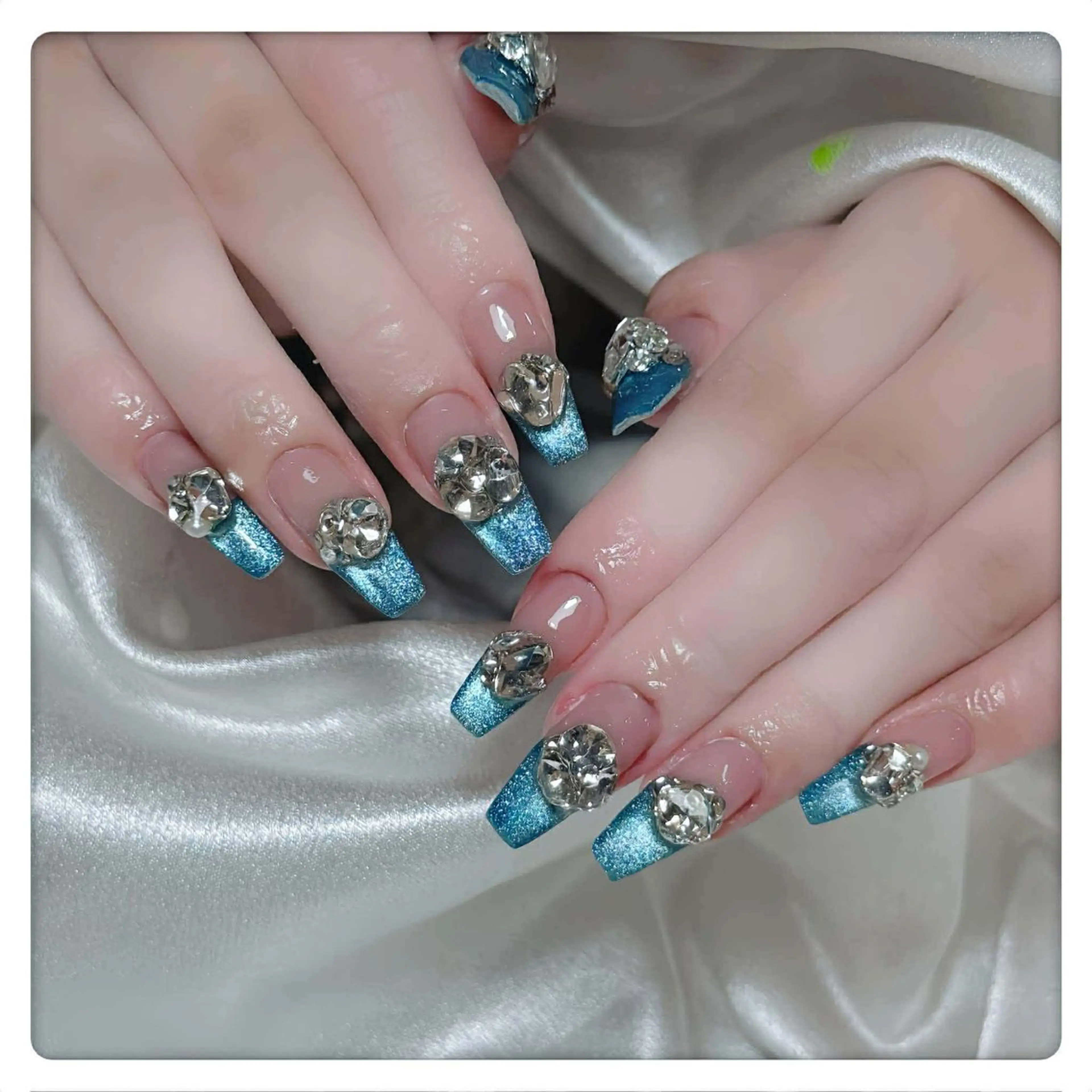 ネイル フラワーネイル 韓国ネイル 持ち込み 春ネイル ワンホンネイル ハンドネイル Huyn Nail Shinjyukuのネイルデザイン