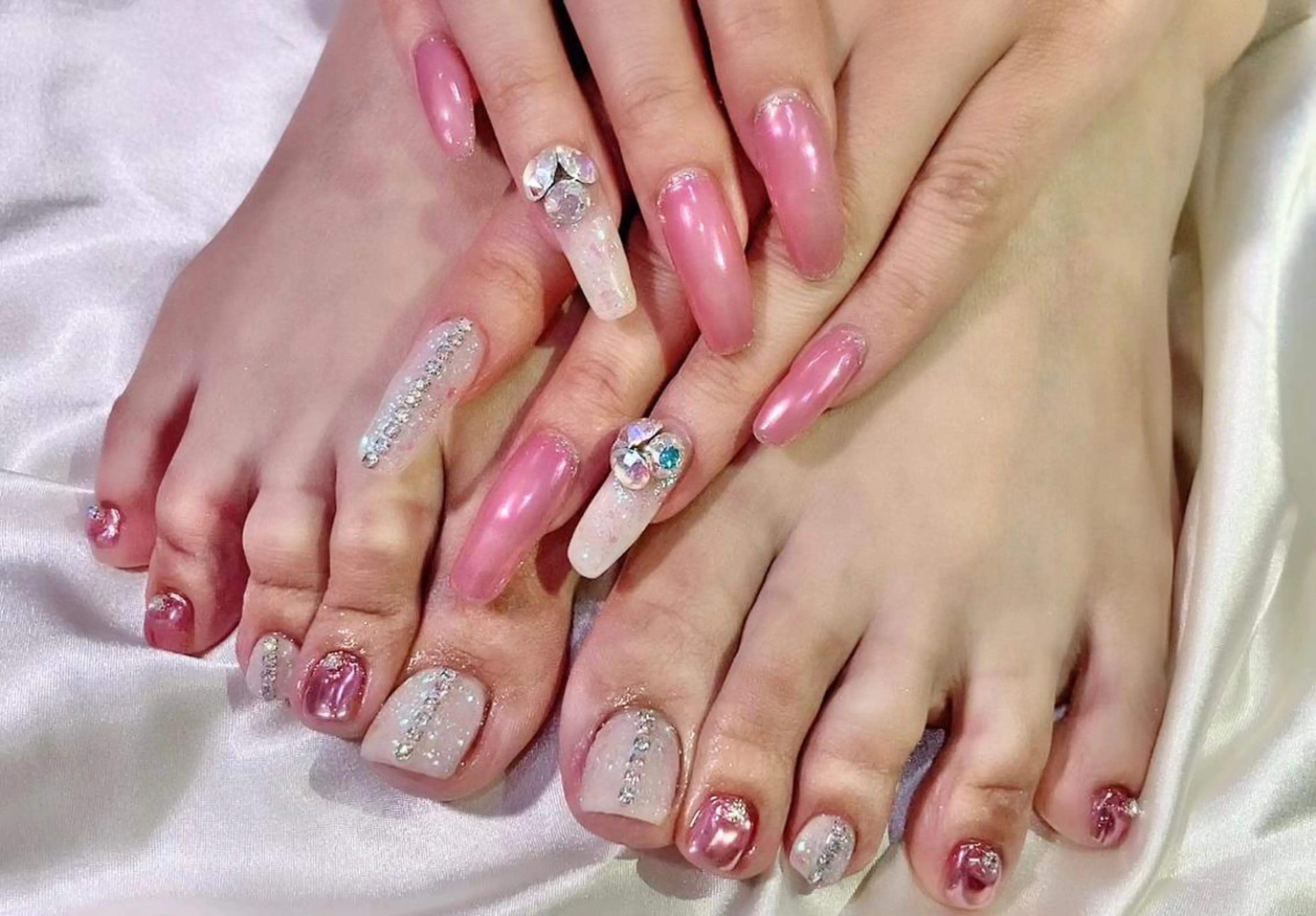 ネイル マツエク・マツパ アイブロウ 韓国風マツエク パリジェンヌラッシュリフト まつげパーマ ワンホンマツエク 長さ出し ハンドネイル フットネイル ハンドケア Nail&eye Belire 新宿のネイルデザイン