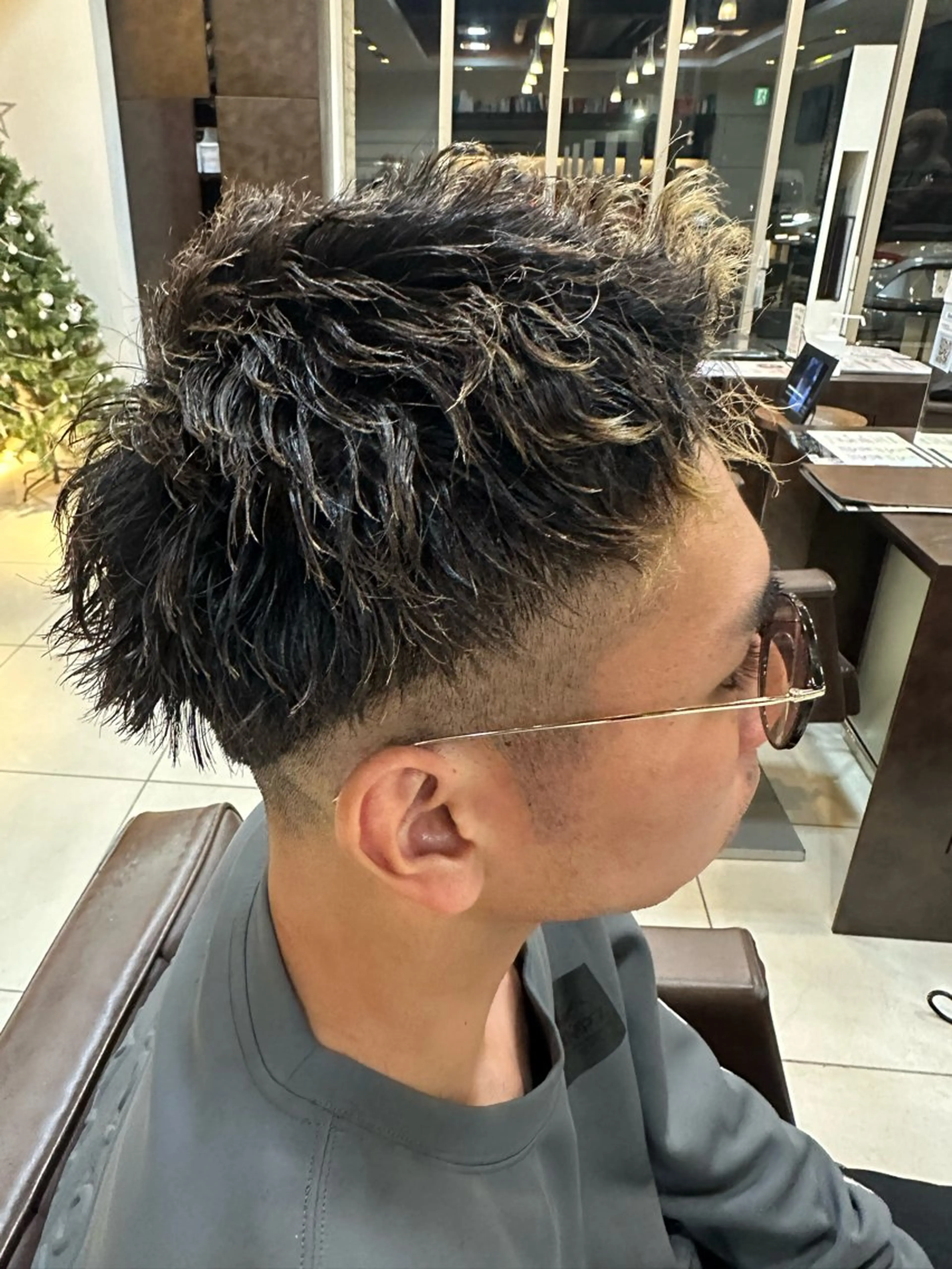 ショート パーマ 海外風センターパート 健人のヘアスタイル