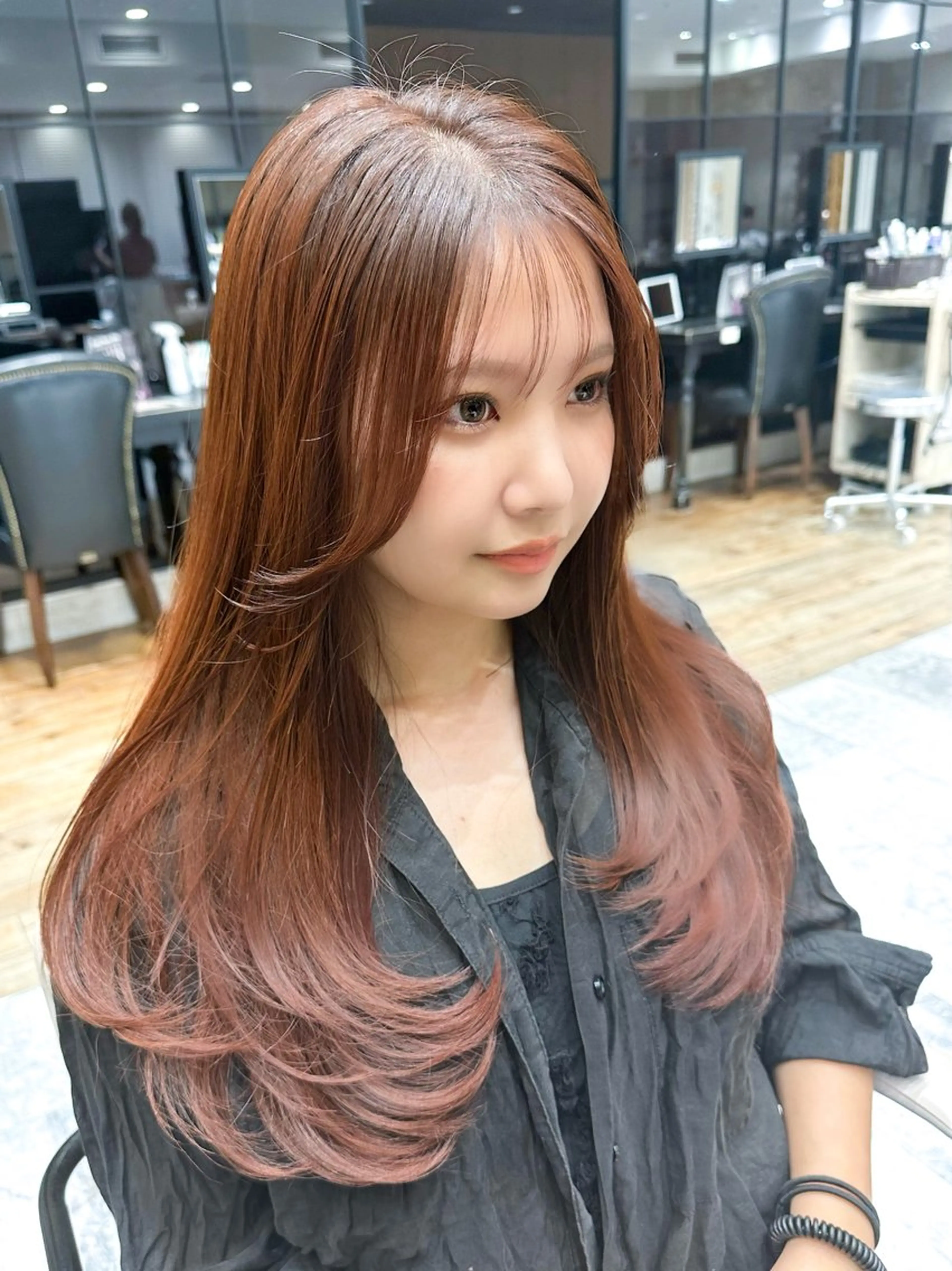 セミロング カラー レイヤーカット 顔周り/くびれヘア 韓国ヘア💕風間るなのヘアスタイル