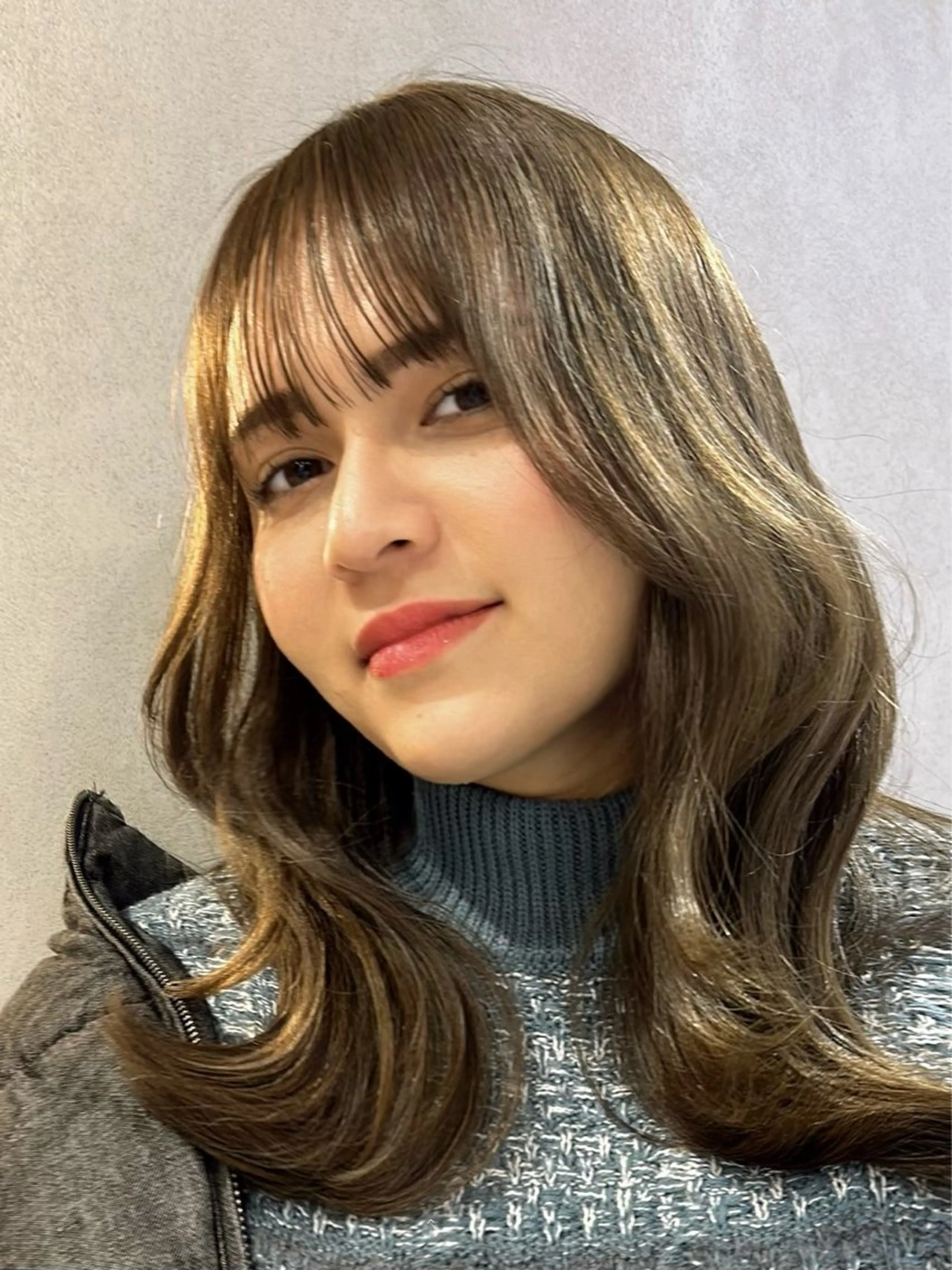 ミディアム カラー カット ヘアカラー トリートメント まなり See.のヘアスタイル