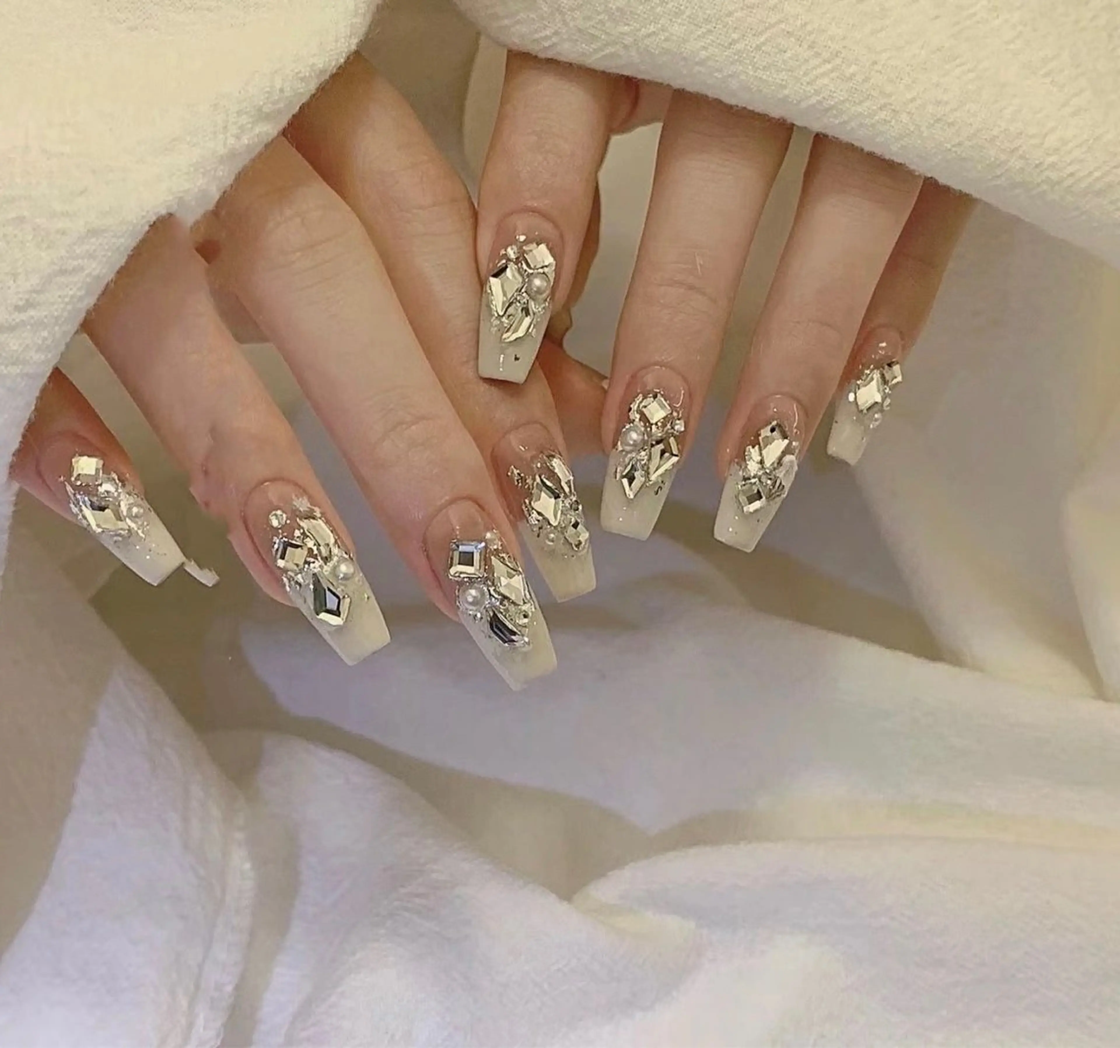 ネイル Cutil Nailsalon所属・Cutil. Nail🌈のネイルデザイン