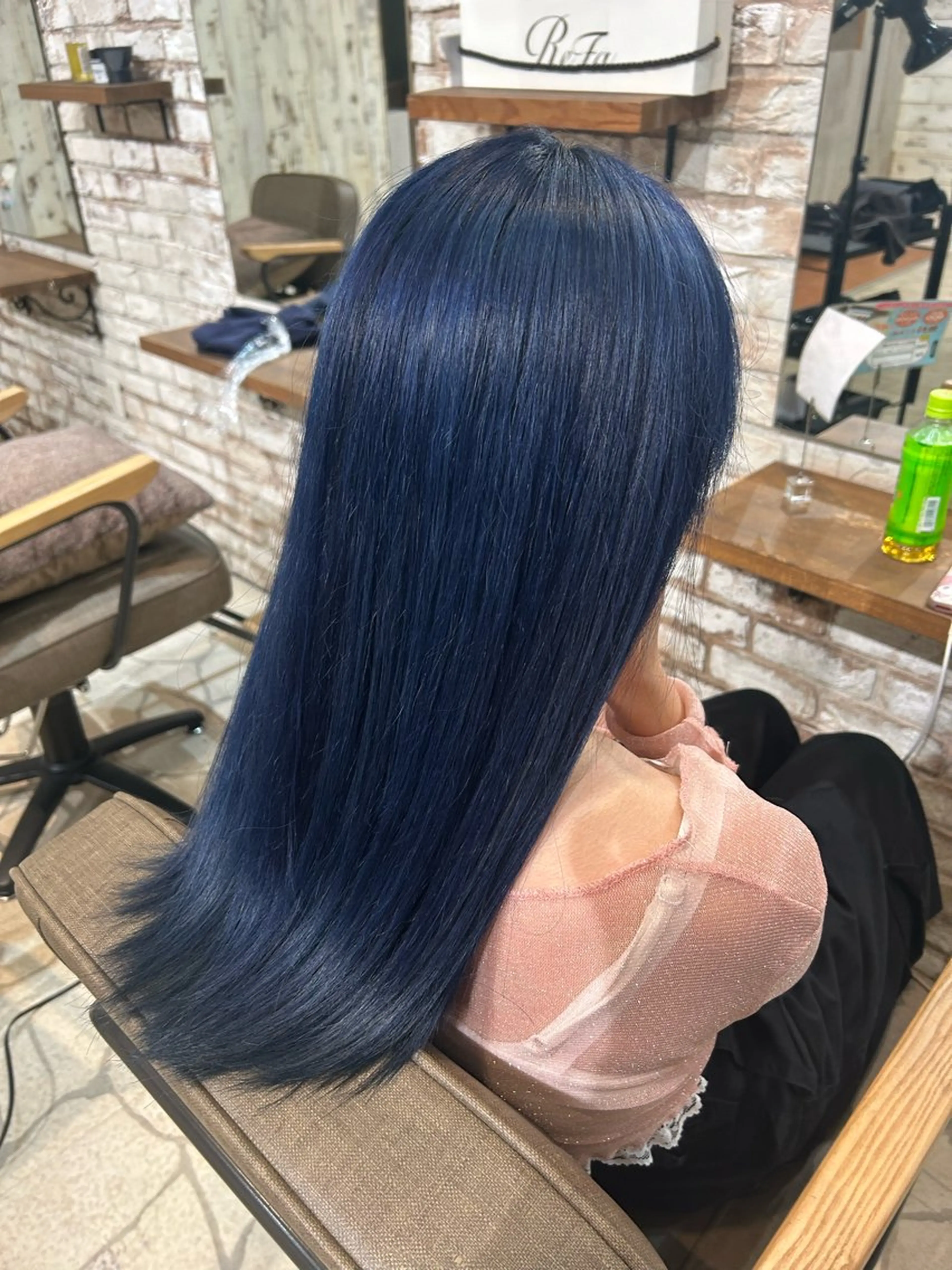 カラー 稲井 裕美のヘアスタイル