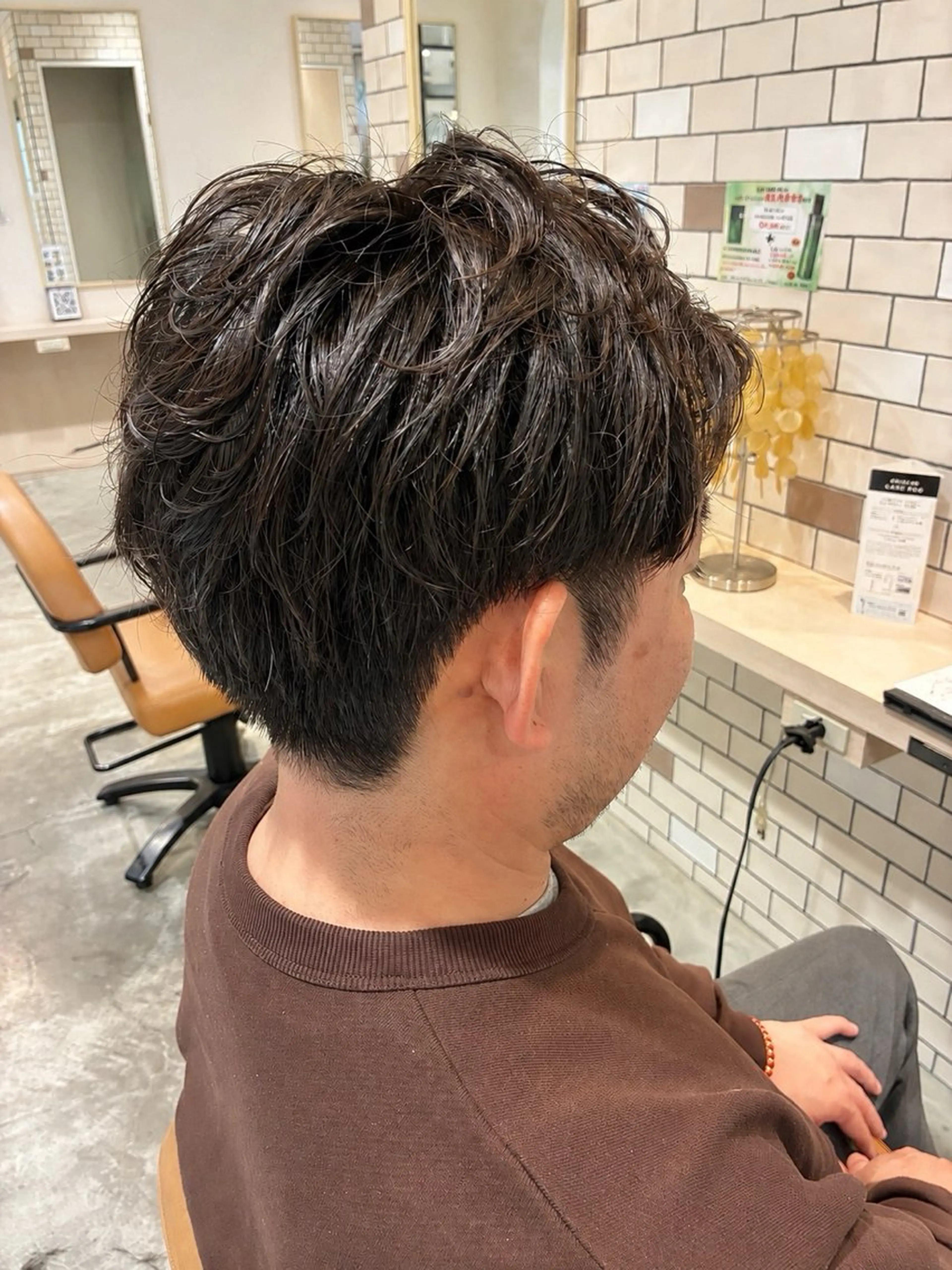 ショート パーマ メンズ メンズパーマ 刈り上げ カット パーマ 山室 穂夏のヘアスタイル