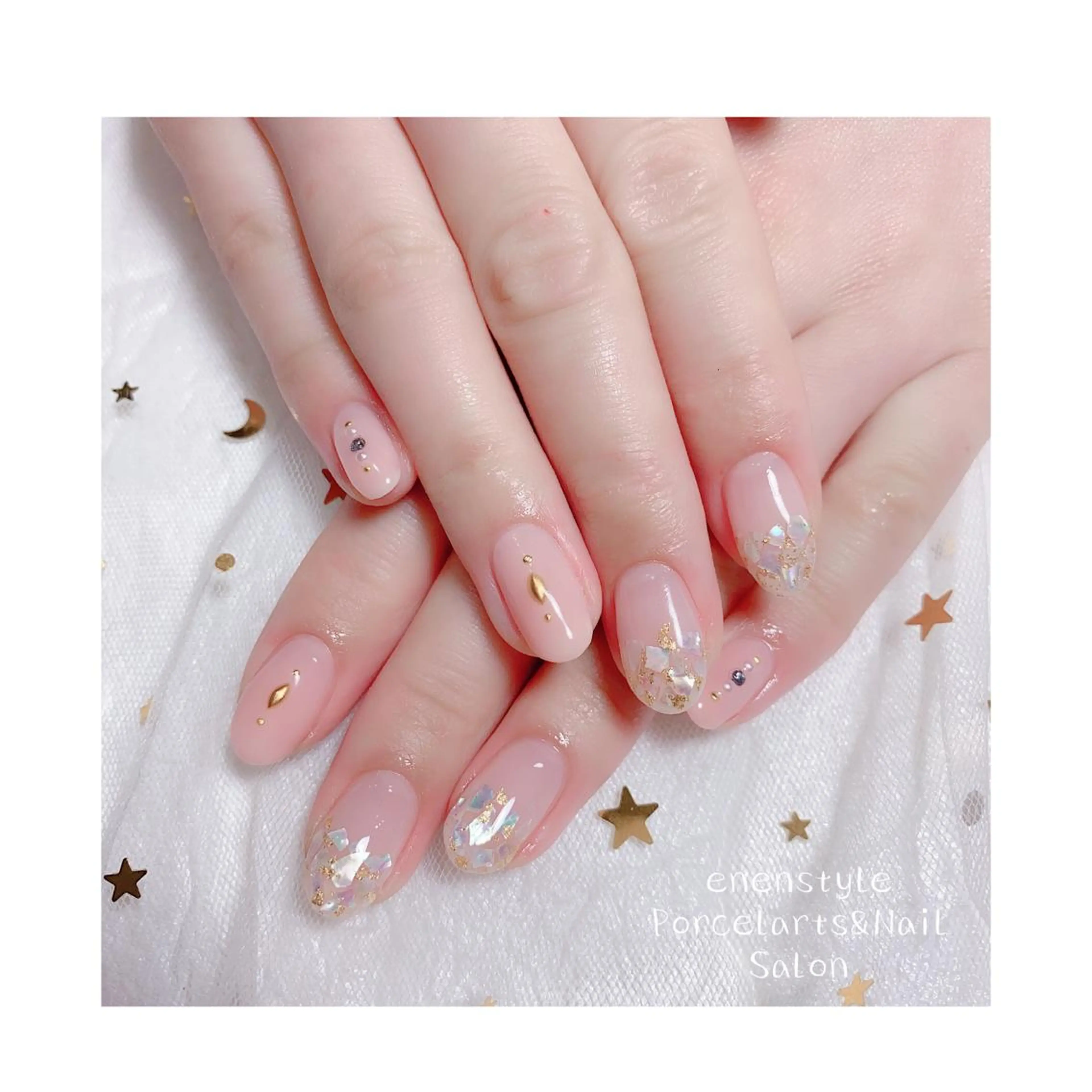 ミディアム ネイル ジェルネイル ニュアンスネイル オフィスネイル ワンカラーネイル パラジェル ハンドネイル 👑enen style👑のネイルデザイン