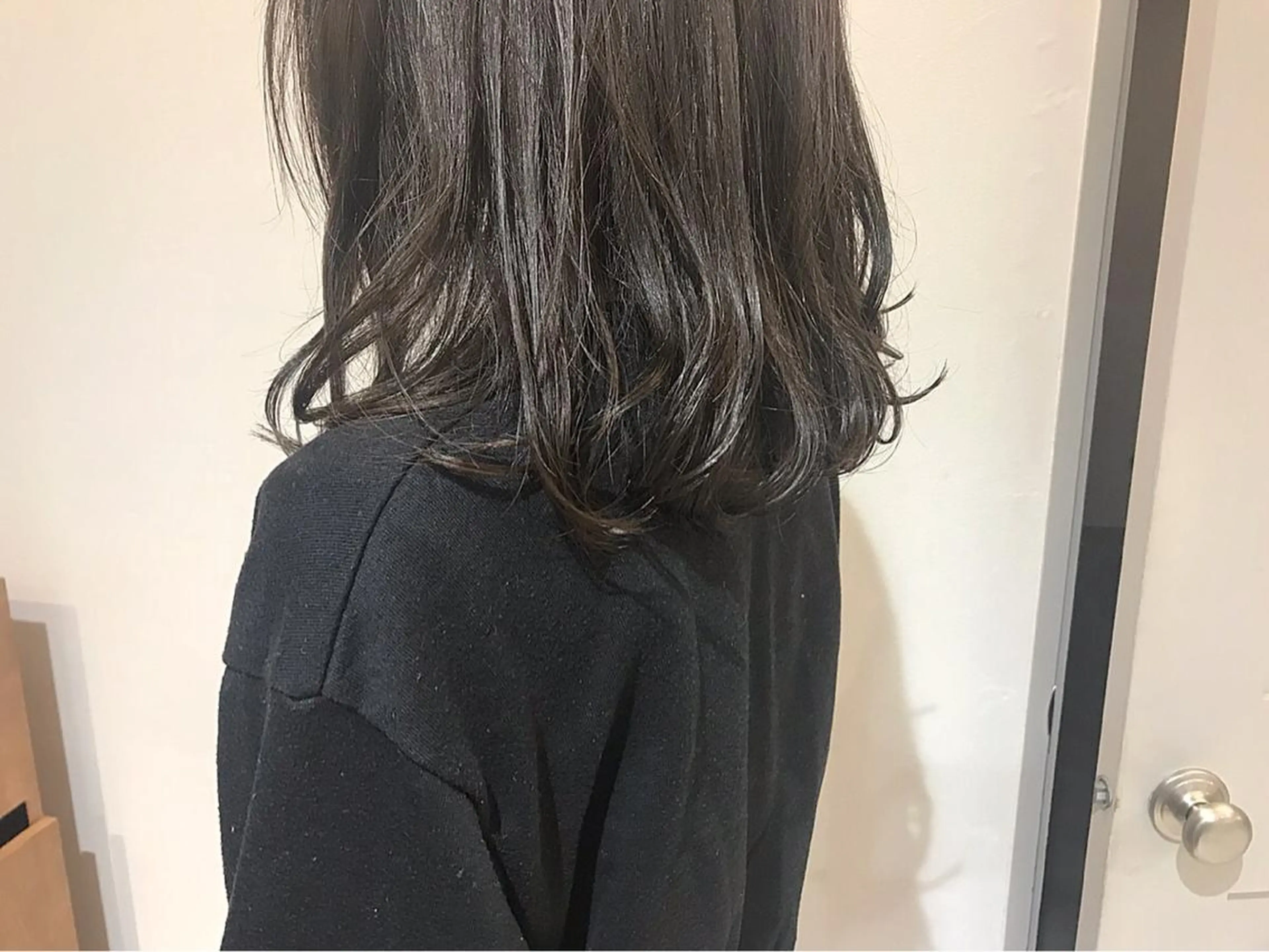 ミディアム カラー ヘアアレンジ アッシュ ブリーチ ブリーチなしカラー 吉田 早織のヘアスタイル