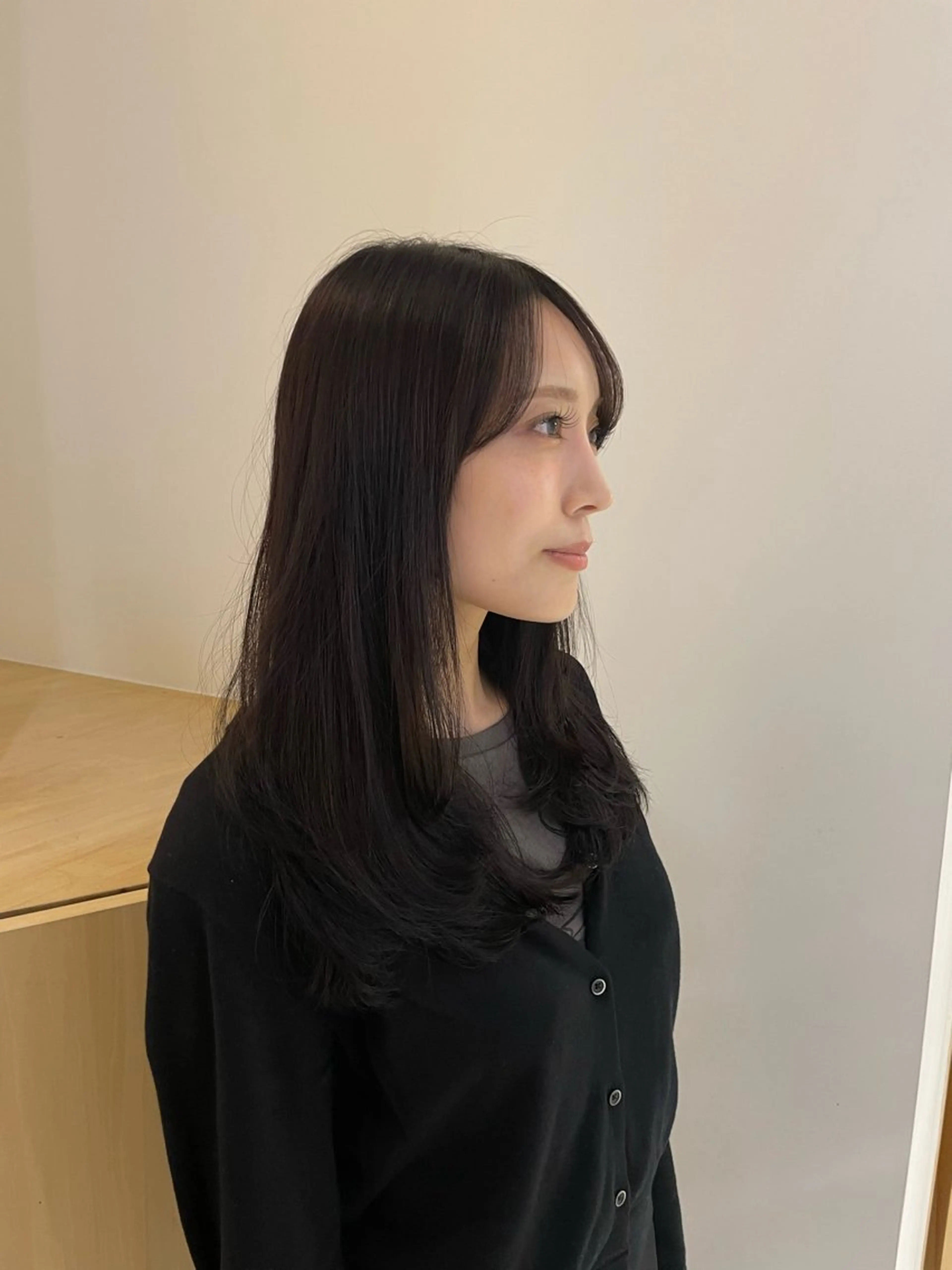 ロング 蓑輪璃央 ミディアムレイヤーのヘアスタイル