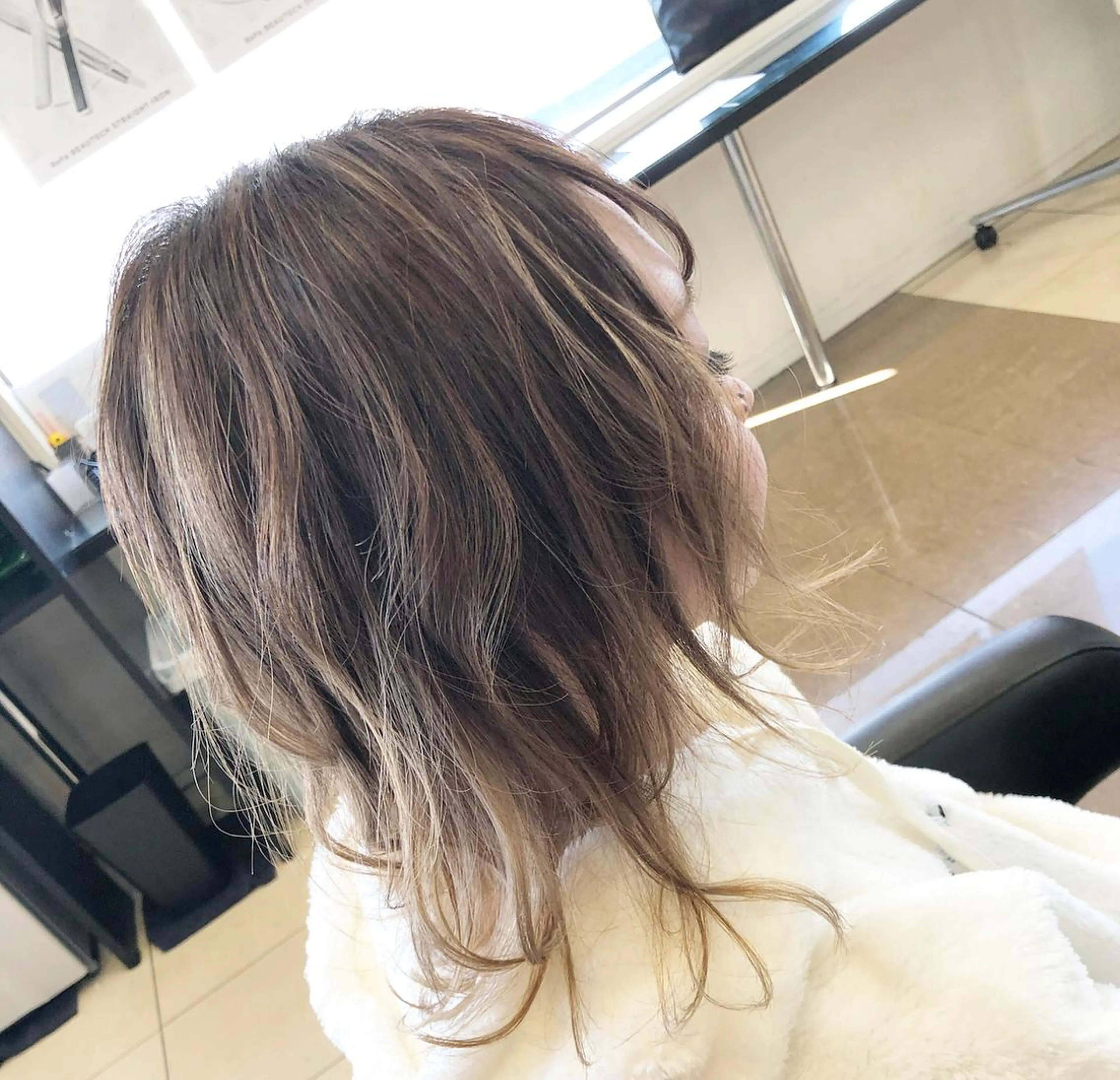 ミディアム レイヤーカット 手塚 亮汰のヘアスタイル