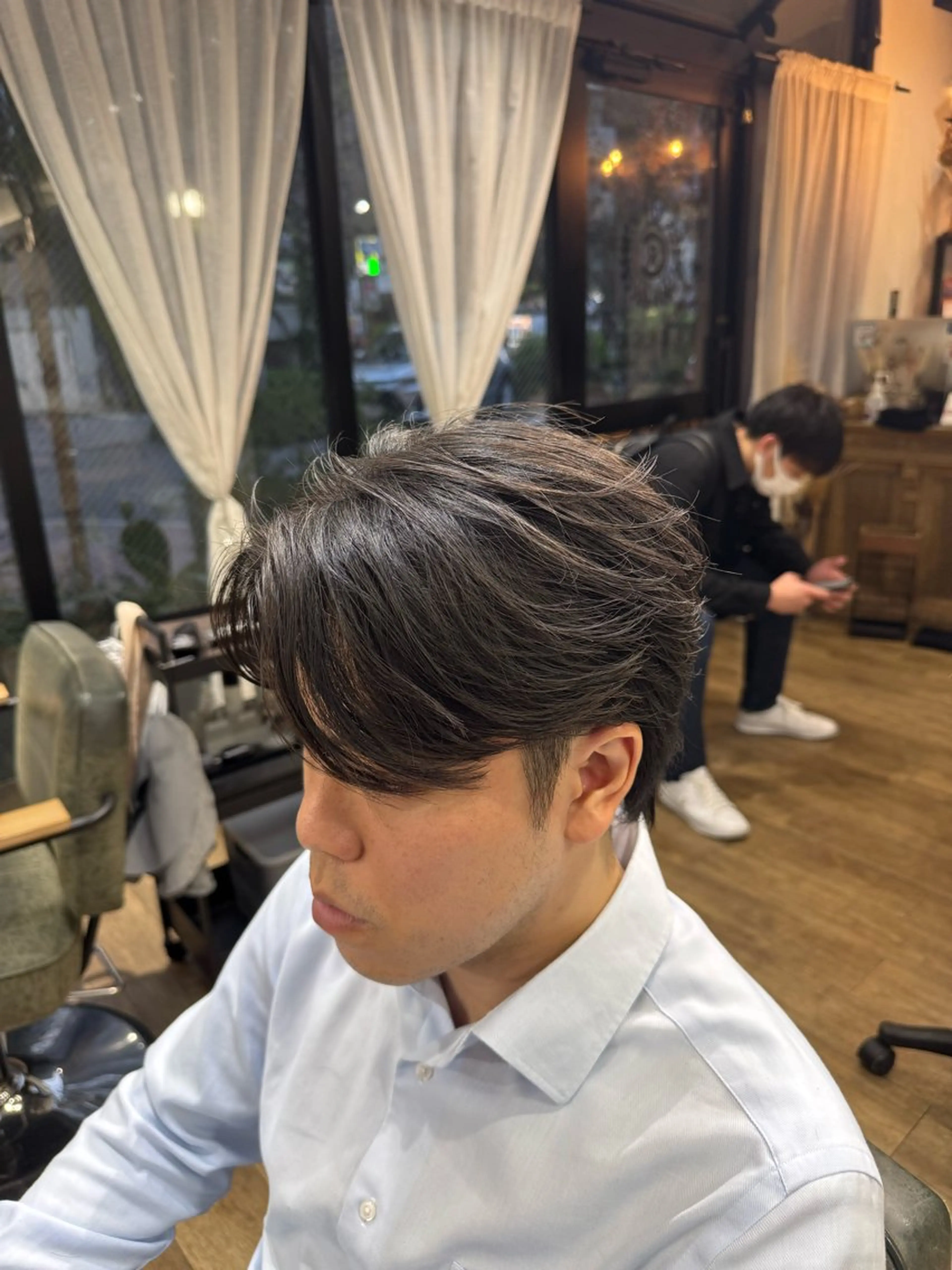 メンズ センターパート カット REBECCA 宮崎伊玖のヘアスタイル