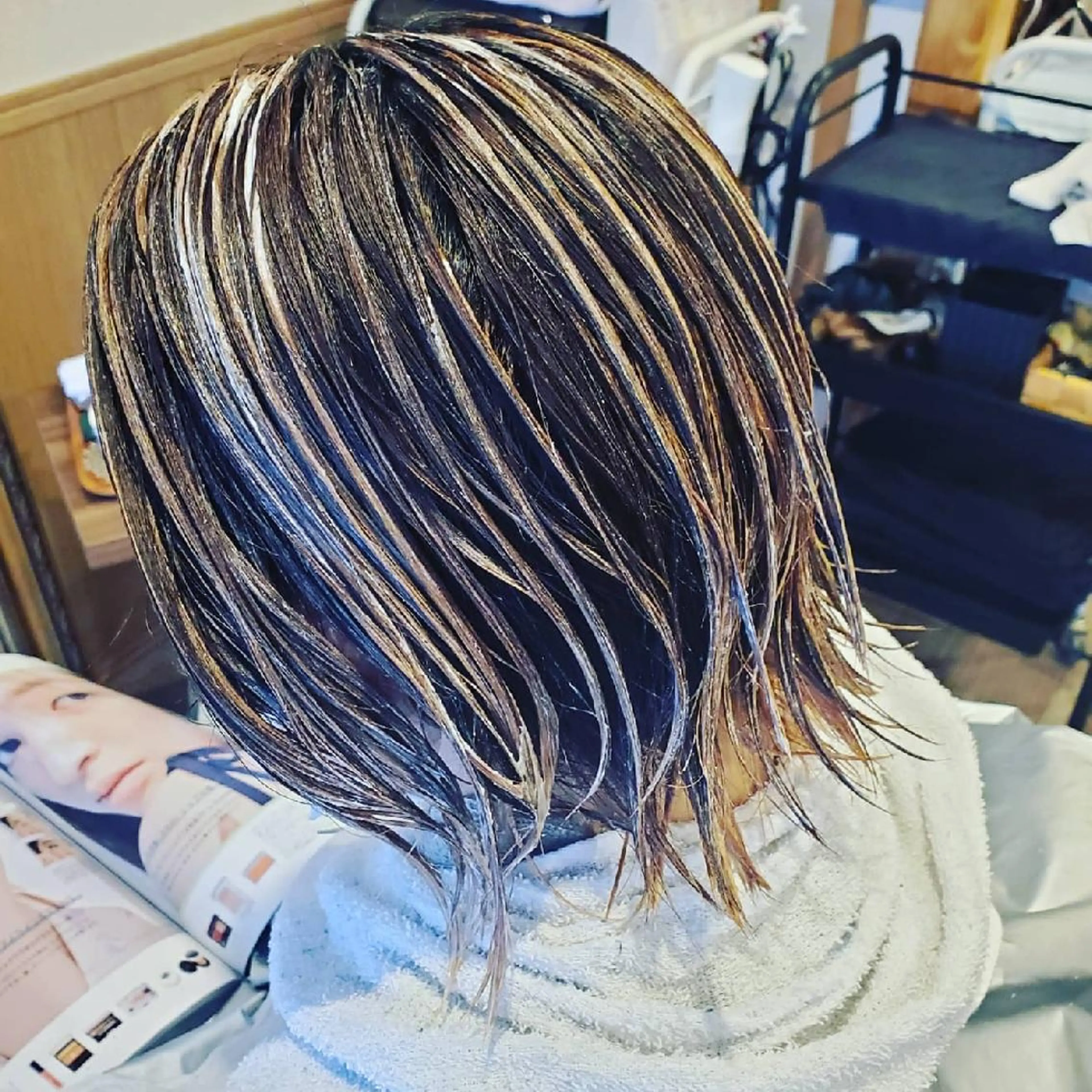 ミディアム カラー ブリーチ イルミナカラー 外国人風カラー トリートメント 酸熱トリートメント ヘアカラー spa hair ark 富井直美のヘアスタイル