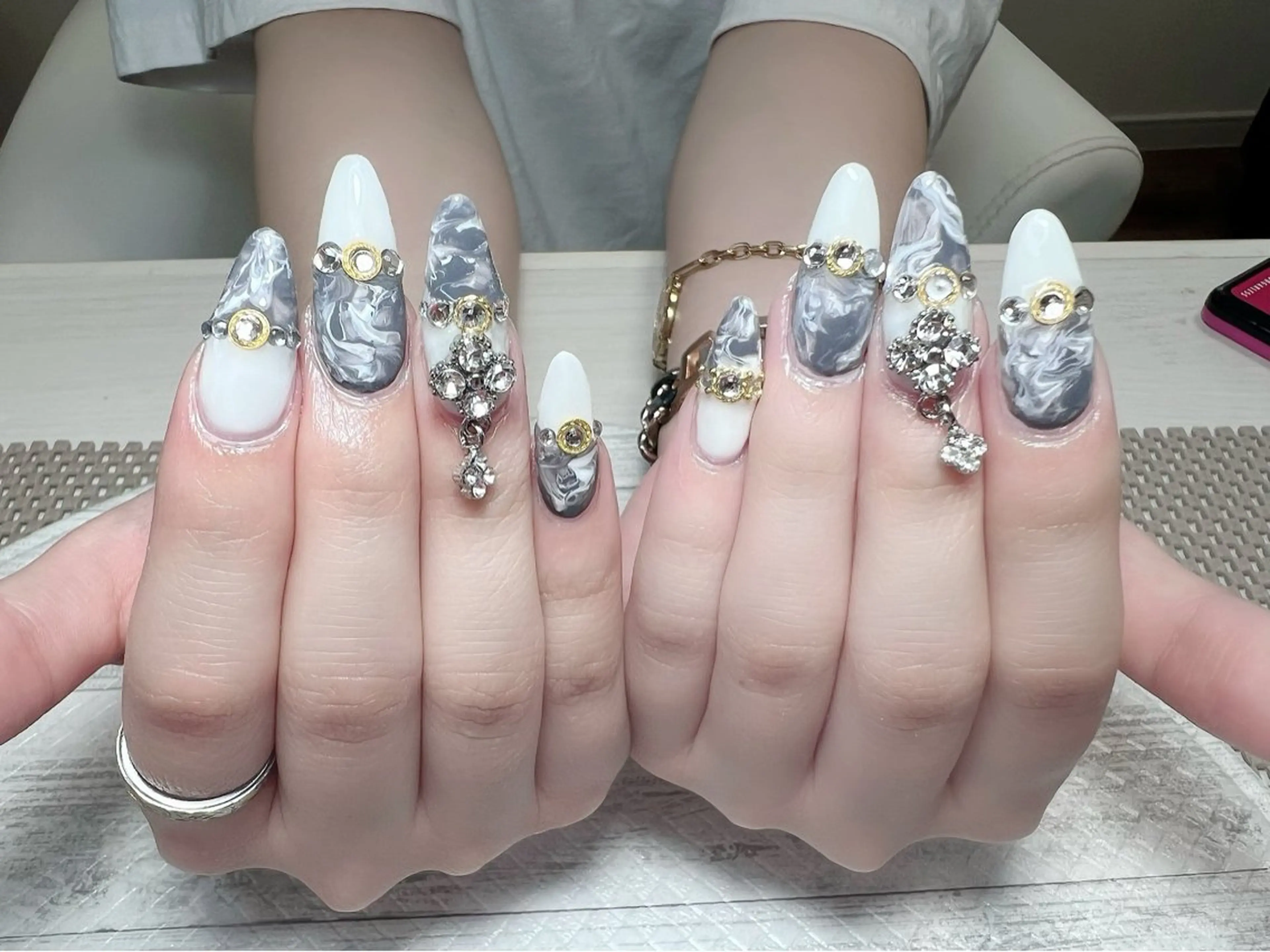 ネイル ジェルネイル グリーン 大理石ネイル(マーブル) スカルプネイル ストーンネイル ハンドネイル シェヌネイル JURAのネイルデザイン