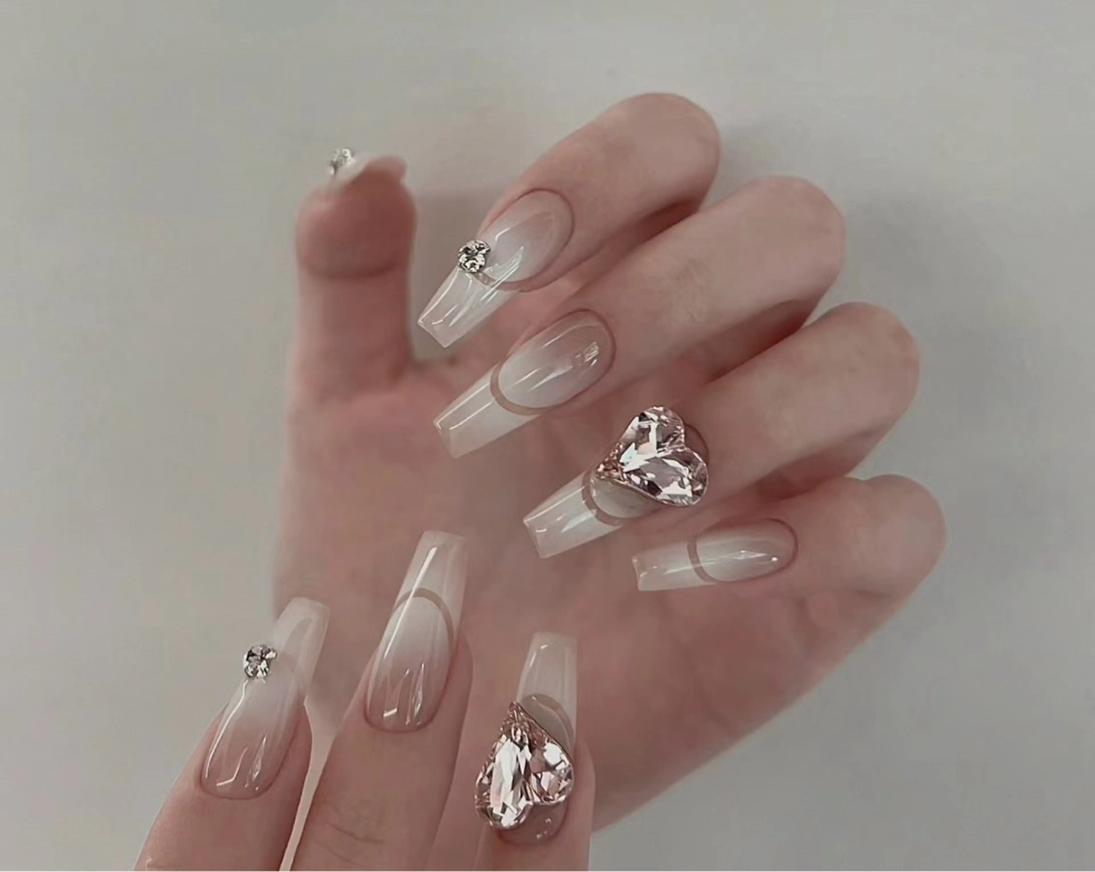 ネイル オーロラネイル 長さ出し フレンチネイル ジェルネイル ガラスフレンチ ハンドネイル 🌟桜beauty 🌟プロ ネイリストのネイルデザイン