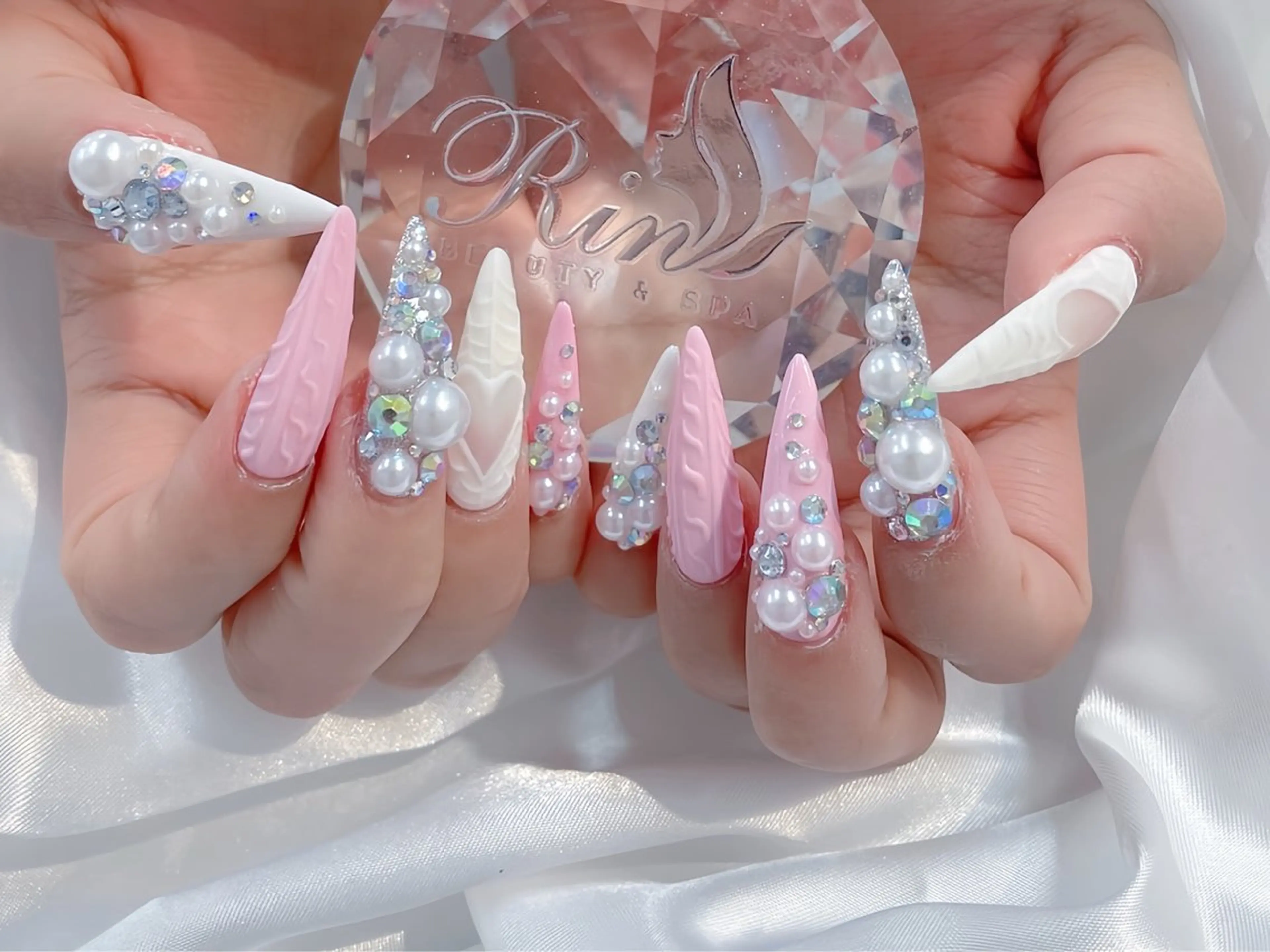 ネイル アートネイル ジェルネイル ロングネイル ニュアンスネイル スカルプネイル ハンドネイル Rin Nail 新大久保店のネイルデザイン