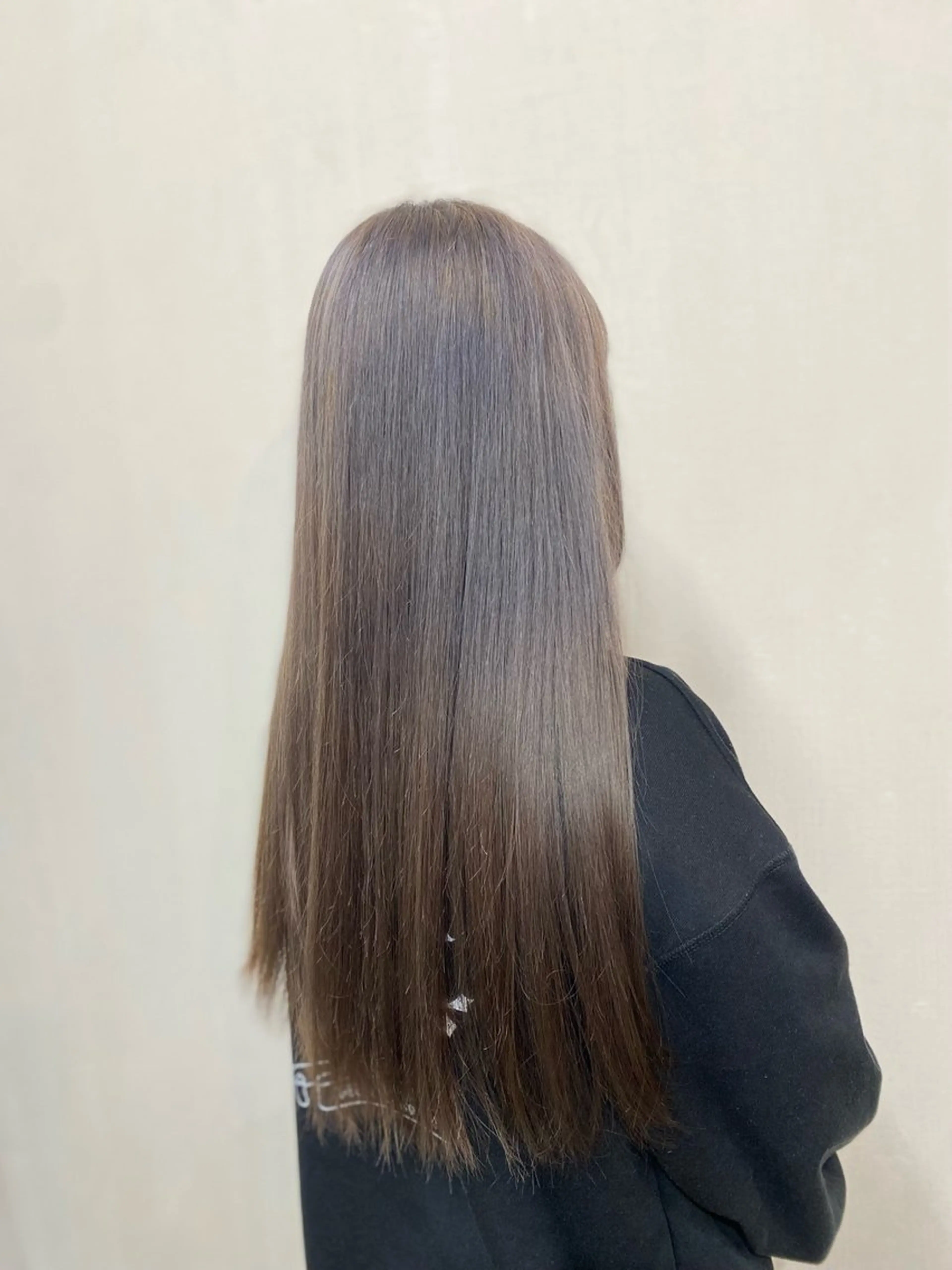 カラー グレージュ ヘアカラー 杉森 蘭琉のネイルデザイン
