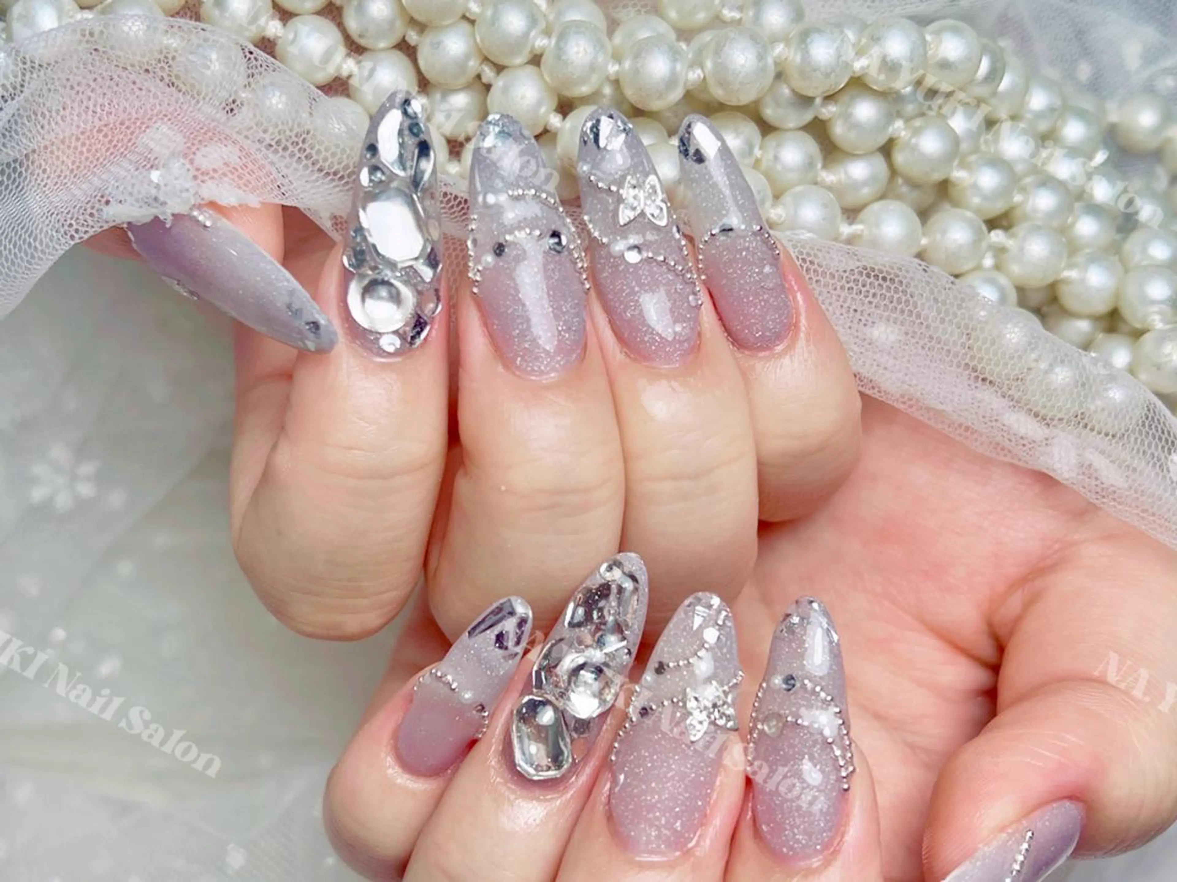 ネイル Queenie 🦋のネイルデザイン