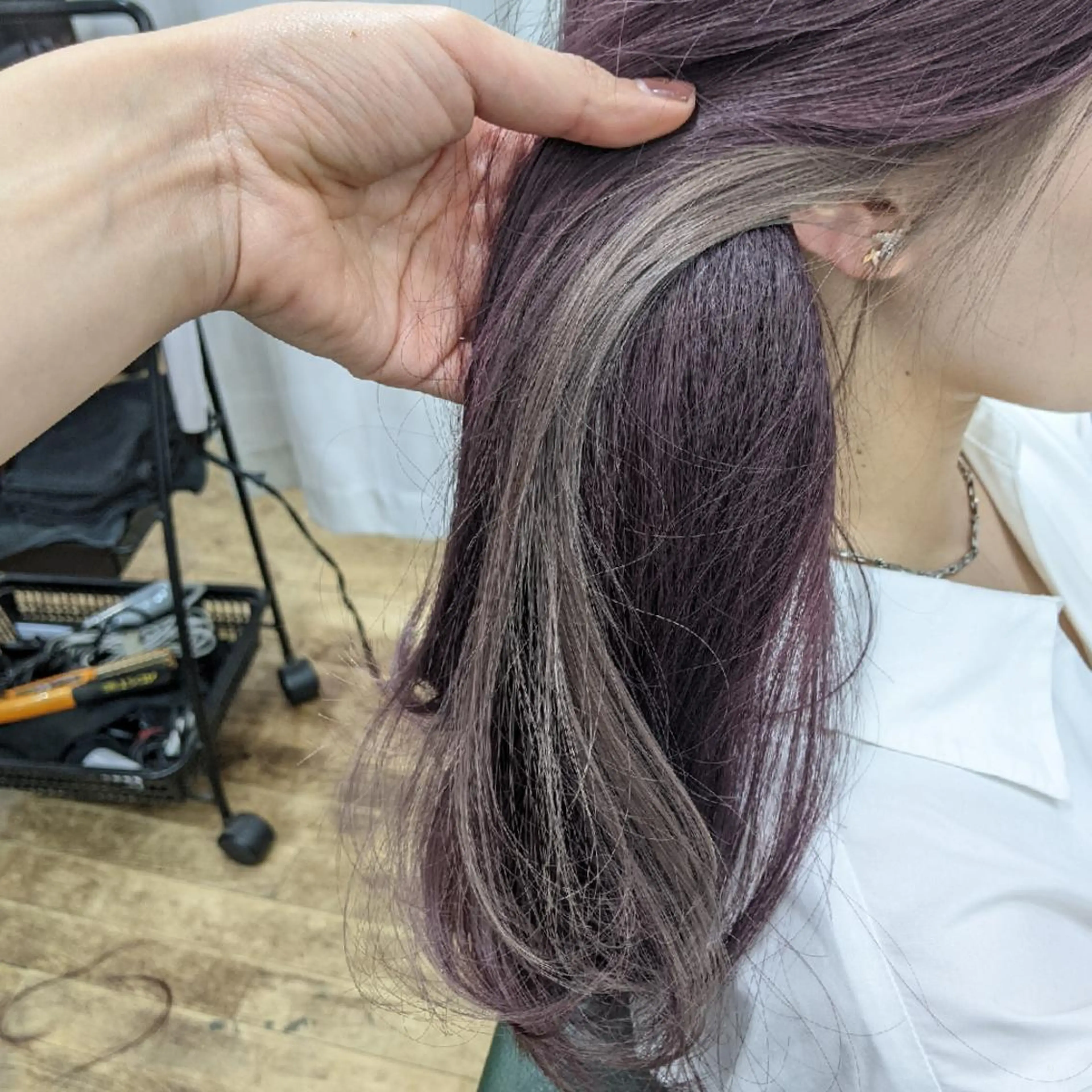 セミロング パープルカラー ヘアカラー トリートメント HIKARI＠ Ruheplatzのヘアスタイル