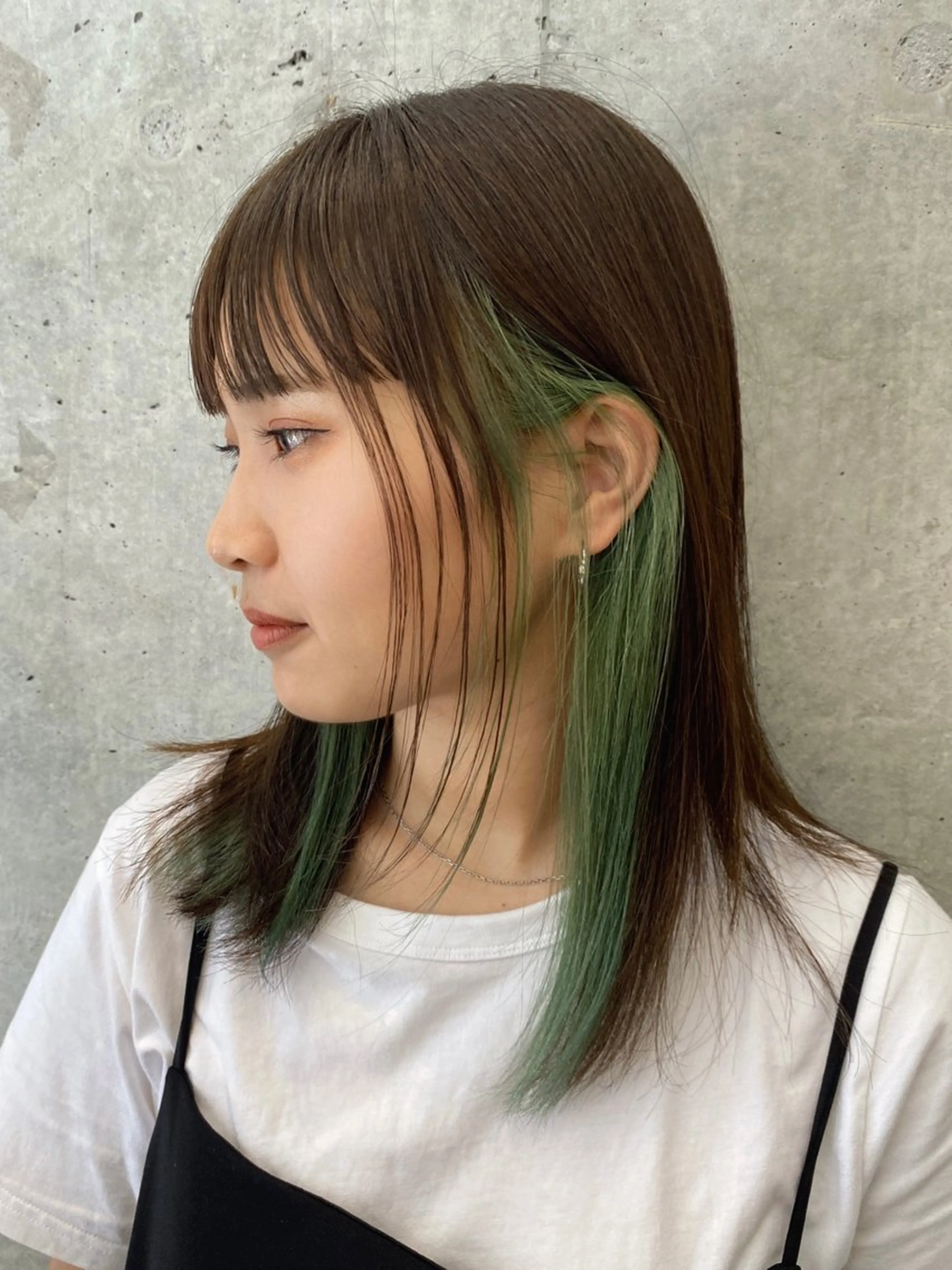 ミディアム ベージュカラー🐑 レイヤー🤎塚原優芽のヘアスタイル