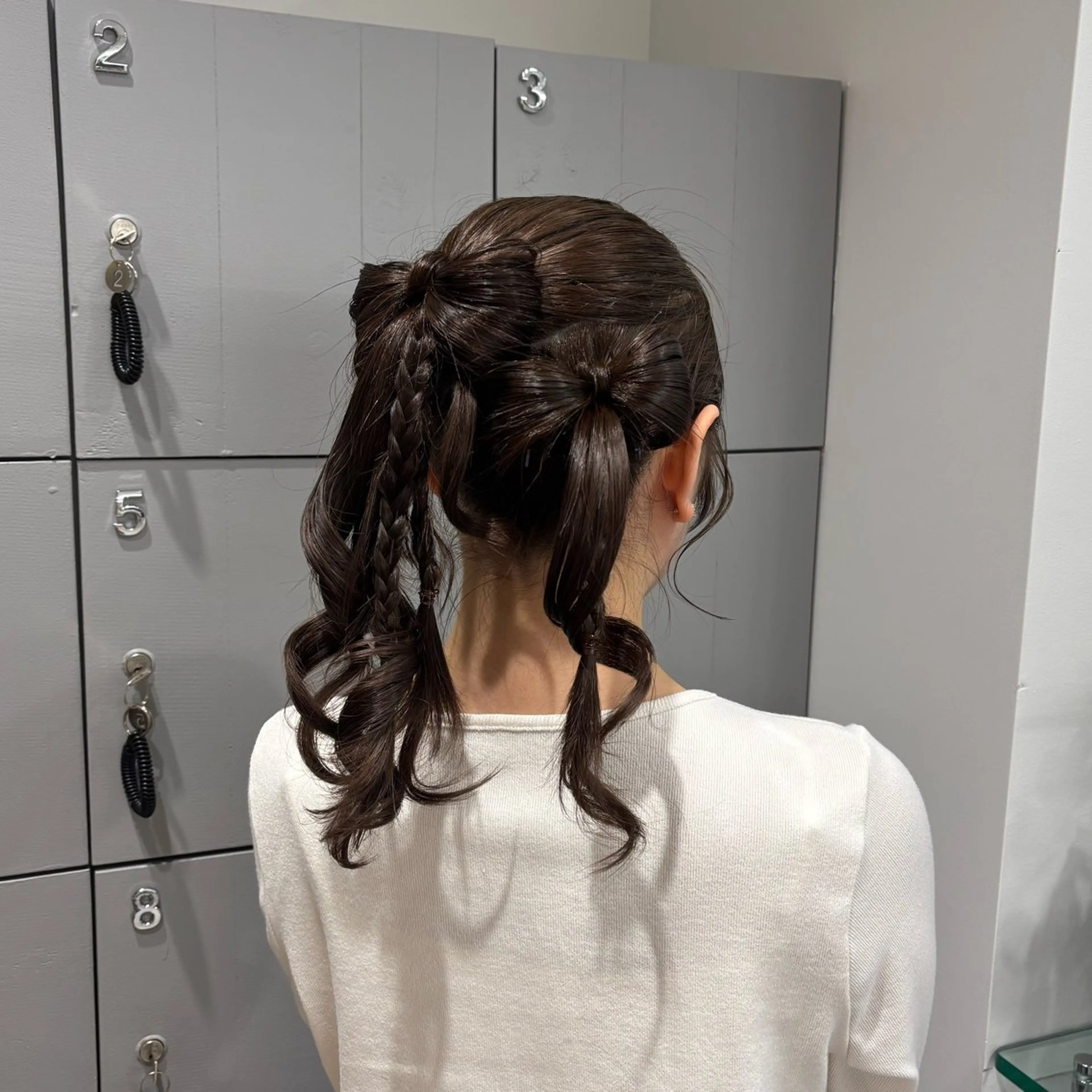 セミロング ヘアアレンジ ヘアセット 齋藤 有珠のヘアスタイル