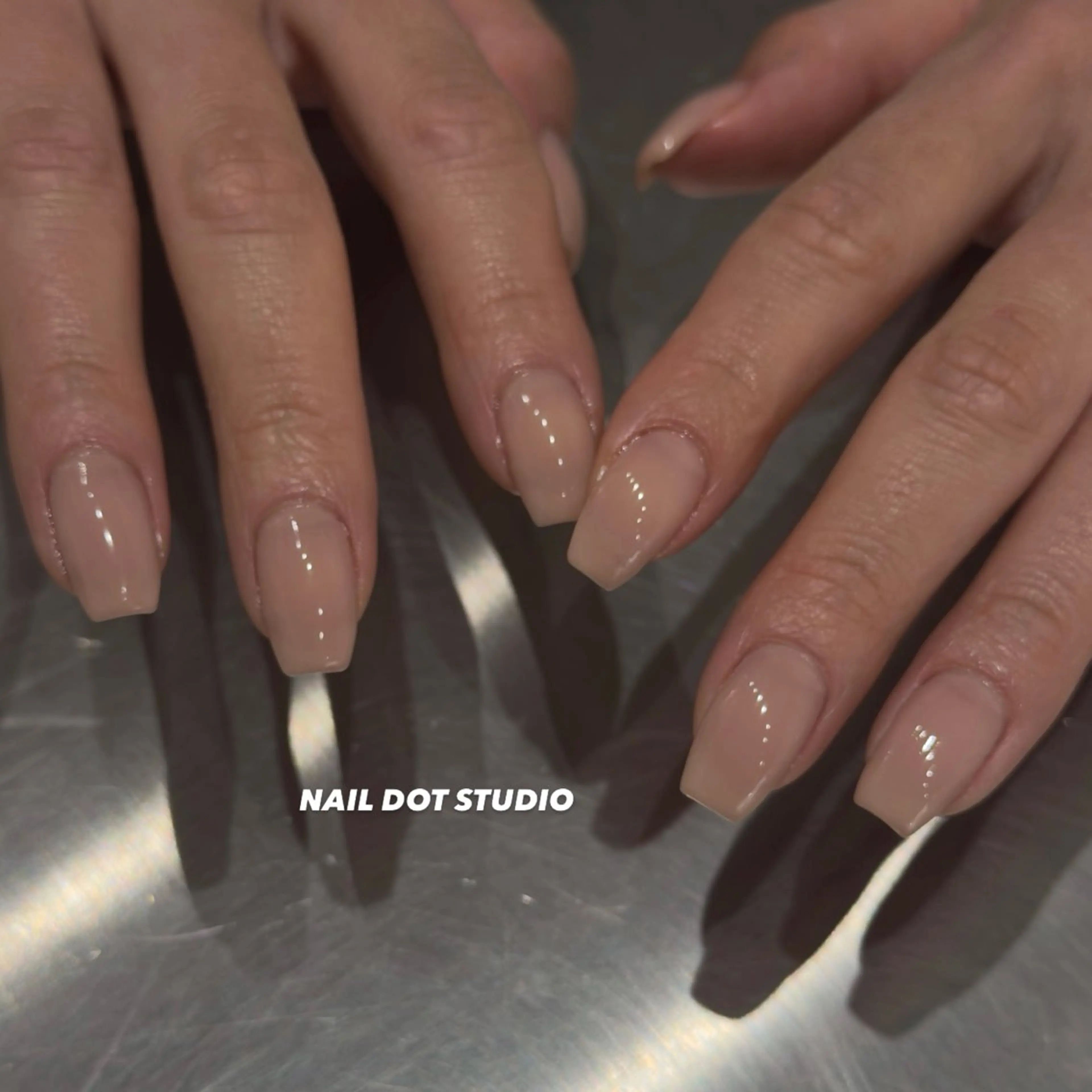 ネイル ハンドネイル NAILDOTSTU DIO SEINAのネイルデザイン