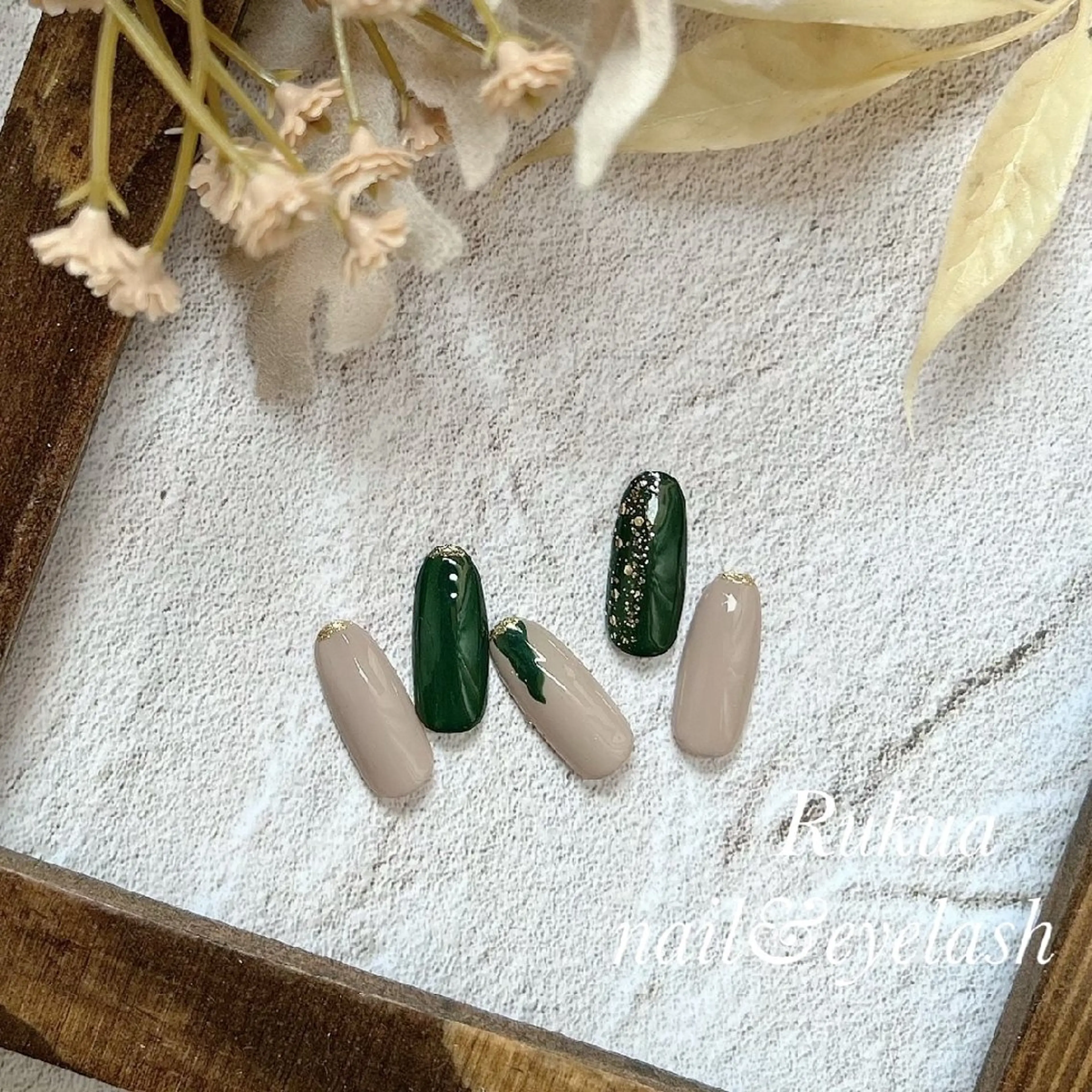 ネイル シンプルネイル 吉澤 友恵のネイルデザイン