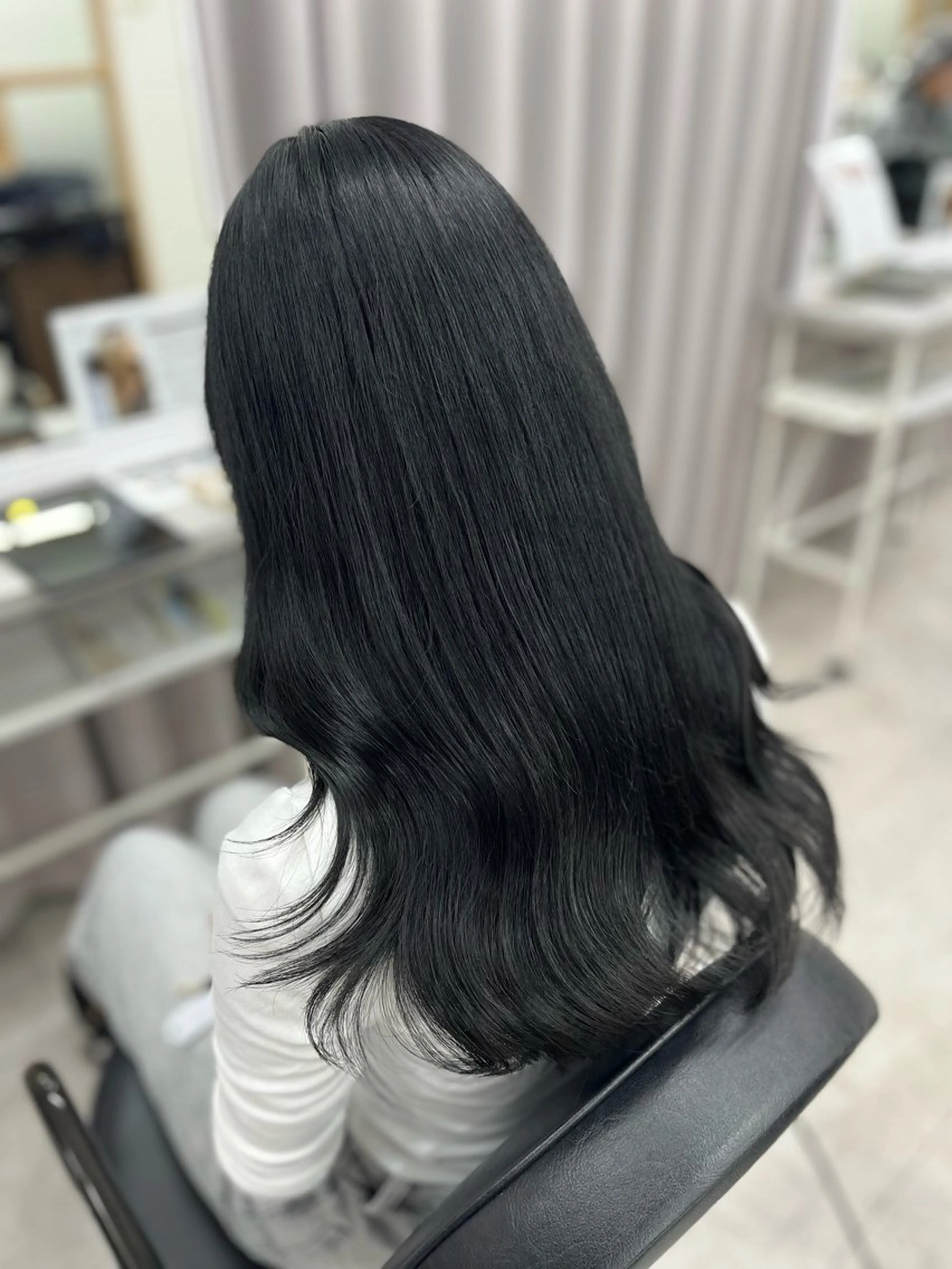 ロング カラー 黒髪 グレーブラック カット ヘアカラー トリートメント 🫧ぷる艶カラー🫧 Yuubi🦩のヘアスタイル