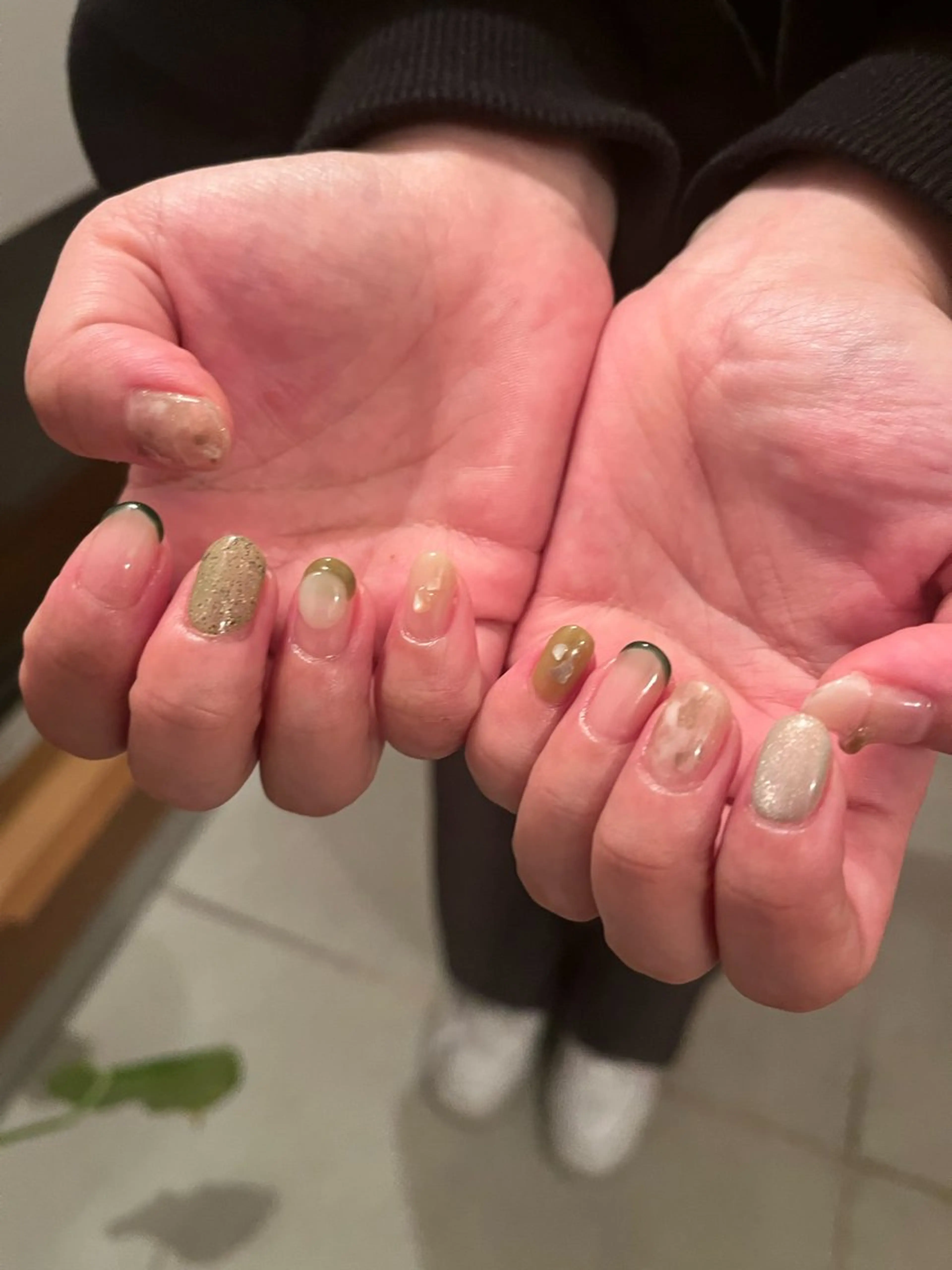 ネイル グリーン ニュアンスネイル 春ネイル K Aのネイルデザイン