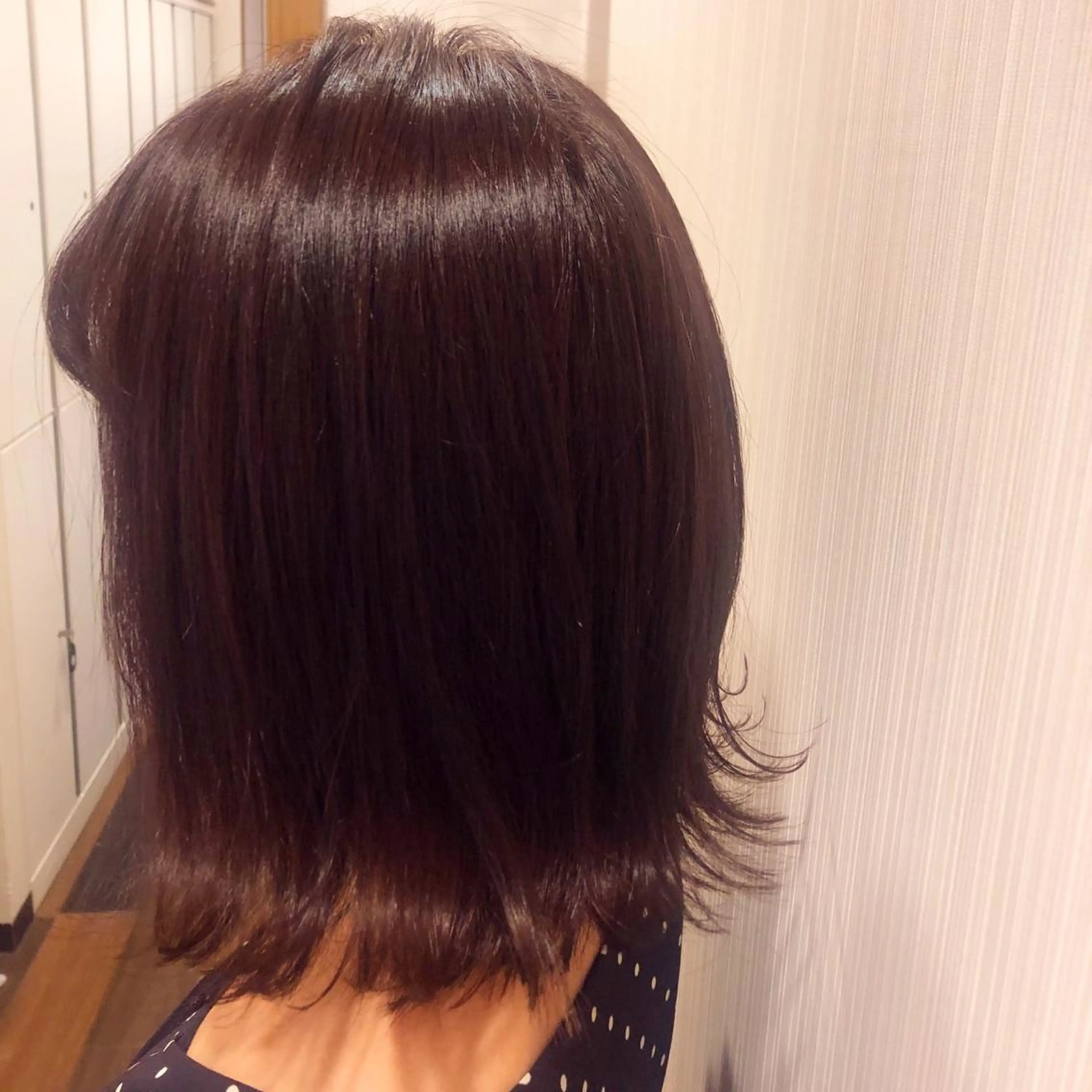 ミディアム カラー 新井 友菜のヘアスタイル