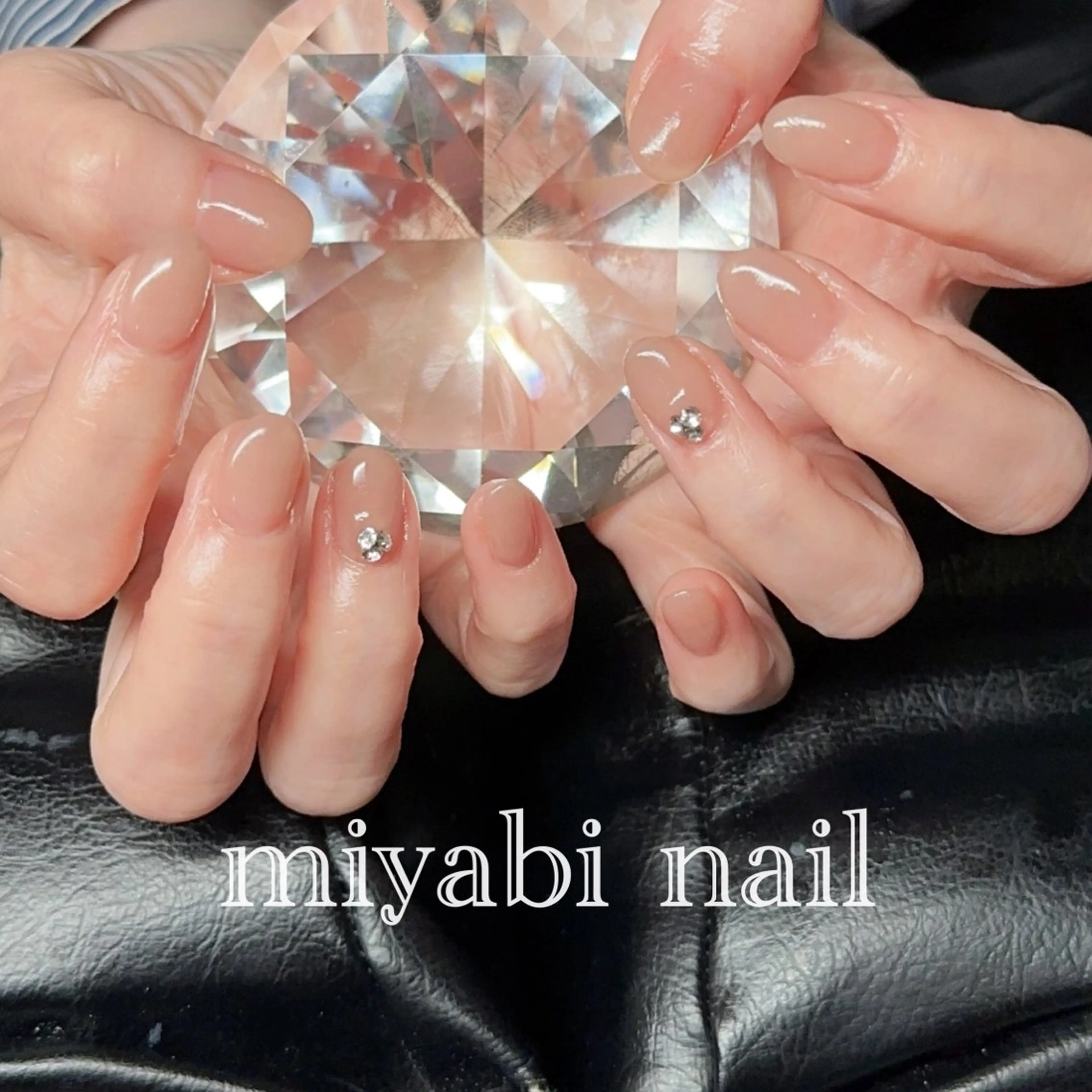 ネイル ジェルネイル 持ち込み オフィスネイル ストーンネイル 黄色 ハンドネイル miyabi nail 桂川駅近くのネイルデザイン