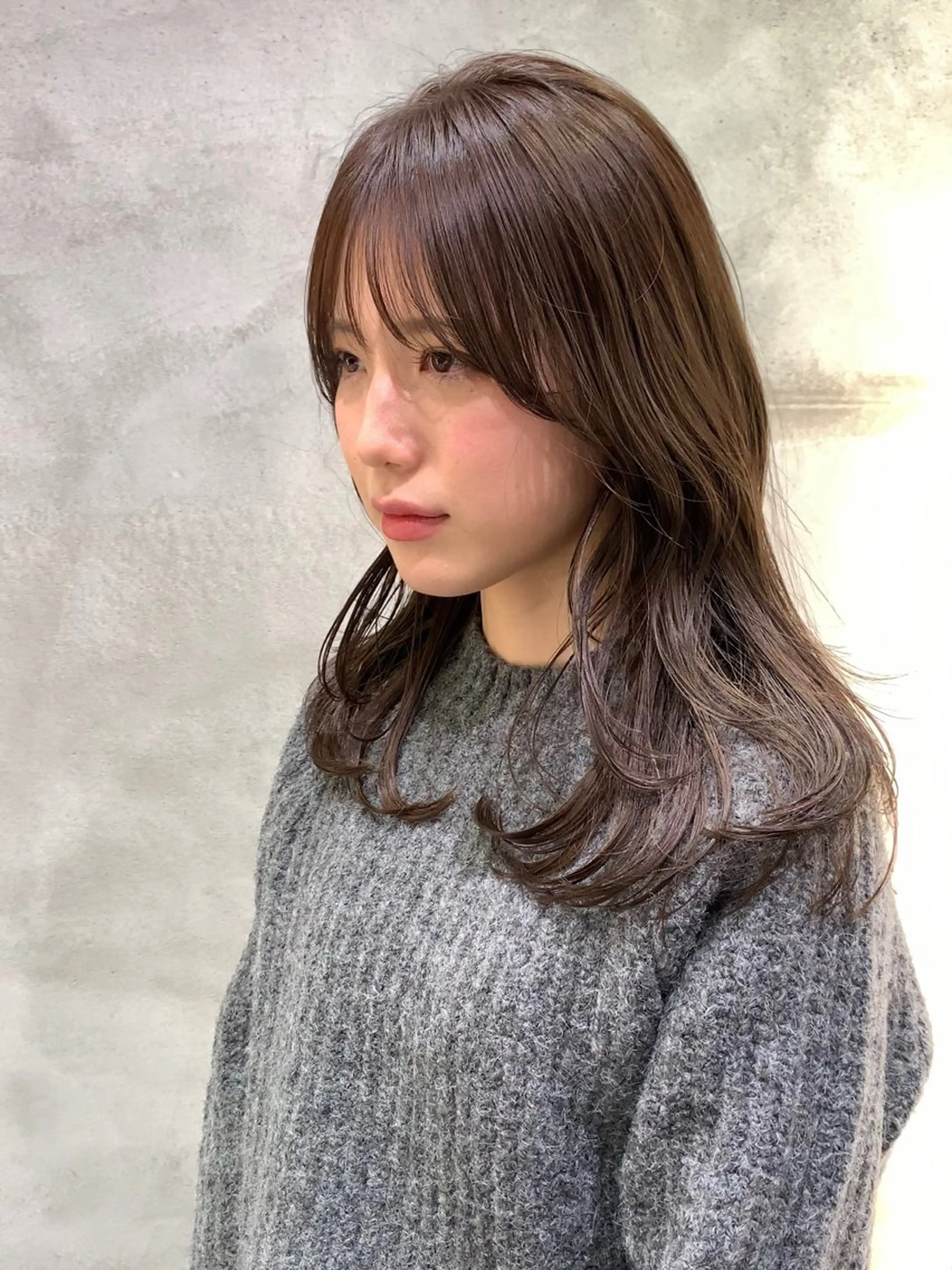 セミロング レイヤーカット ローレイヤー カット ヘアカラー ✨コテ巻き風パーマ ✨川合佑哉のヘアスタイル
