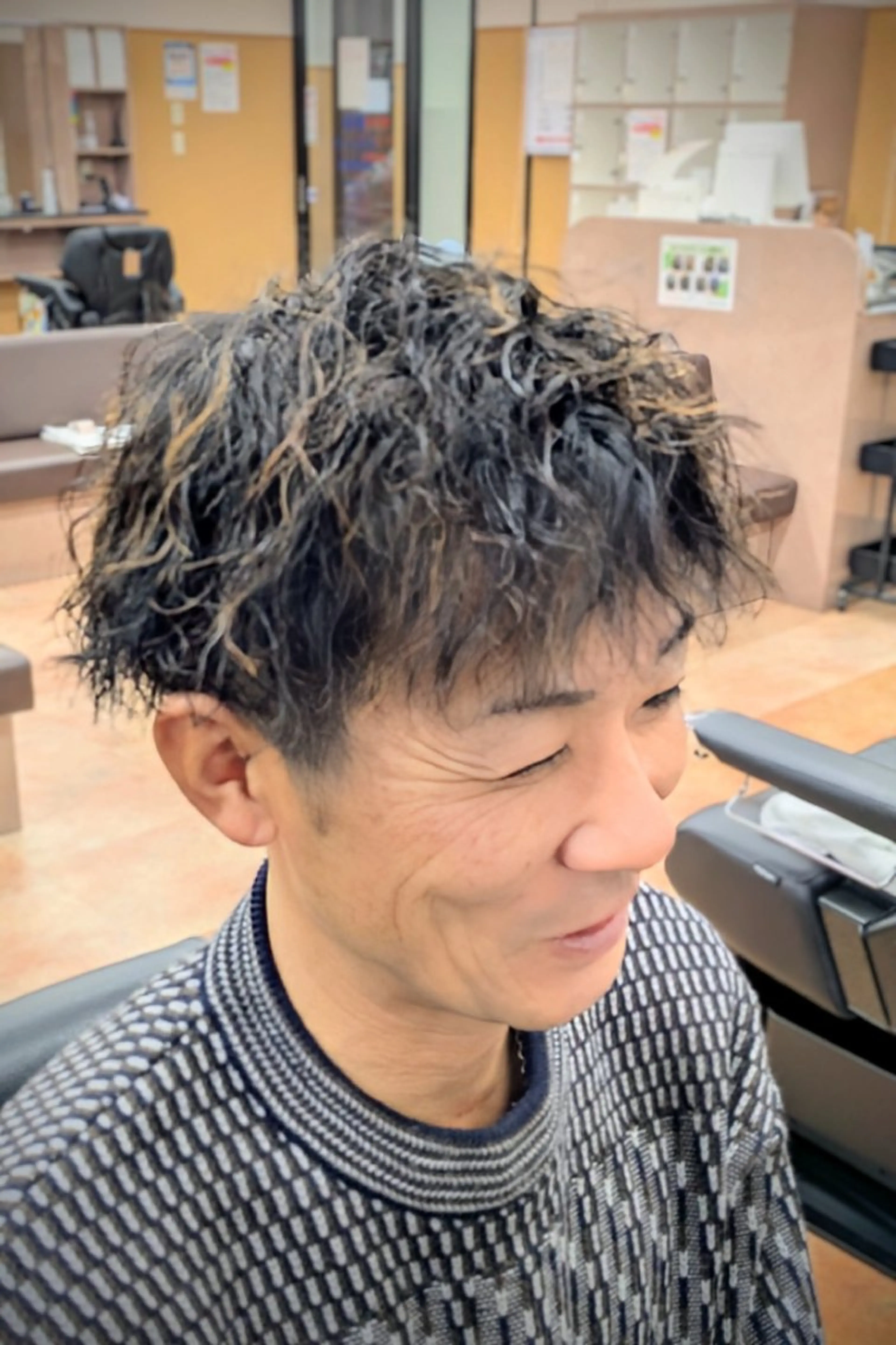 ショート パーマ 理容プラージュ燕三条 福井のヘアスタイル