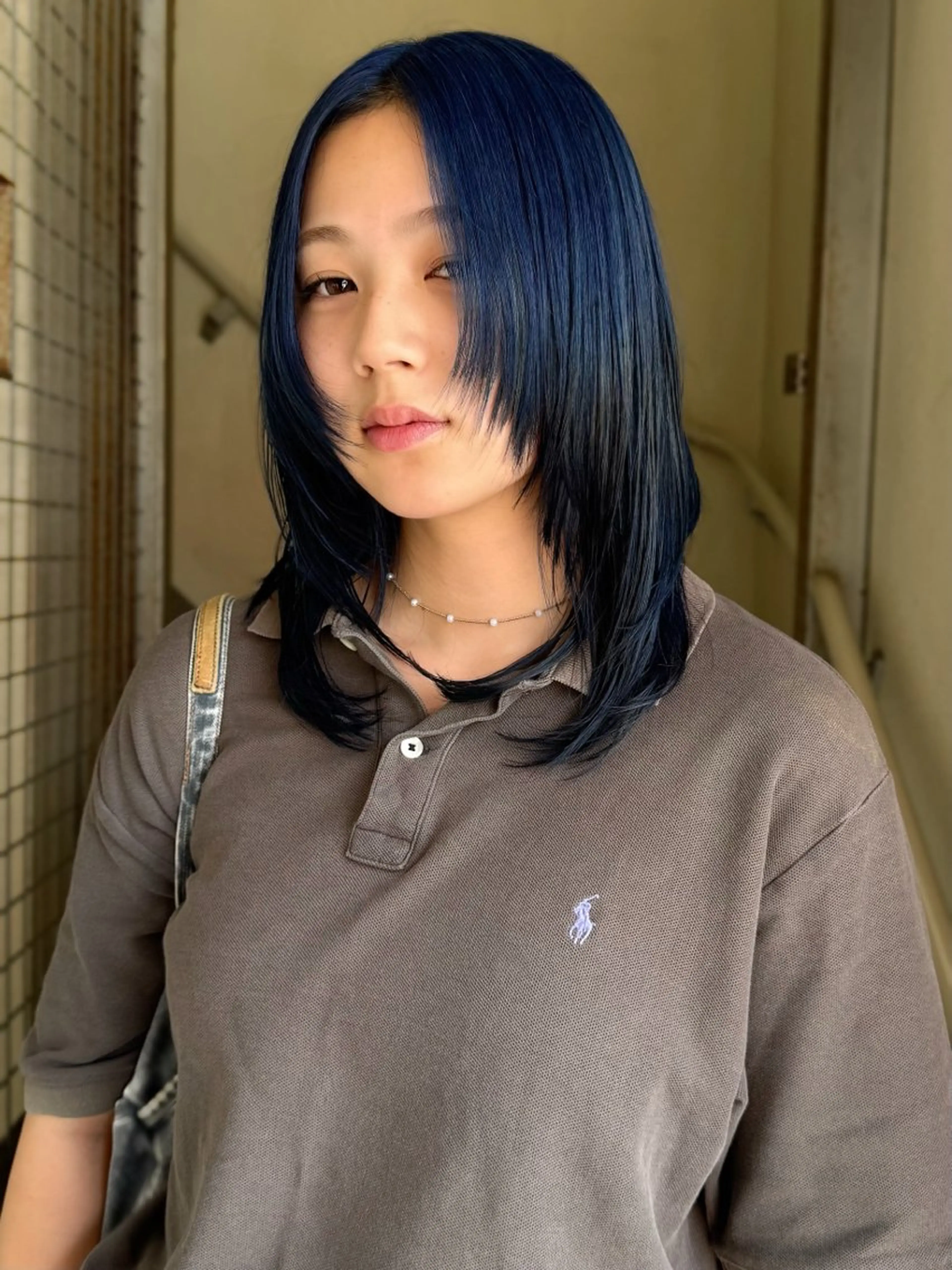 ミディアム カット ヘアカラー 垢抜け/レイヤー/ ハイトーン/アスナのヘアスタイル