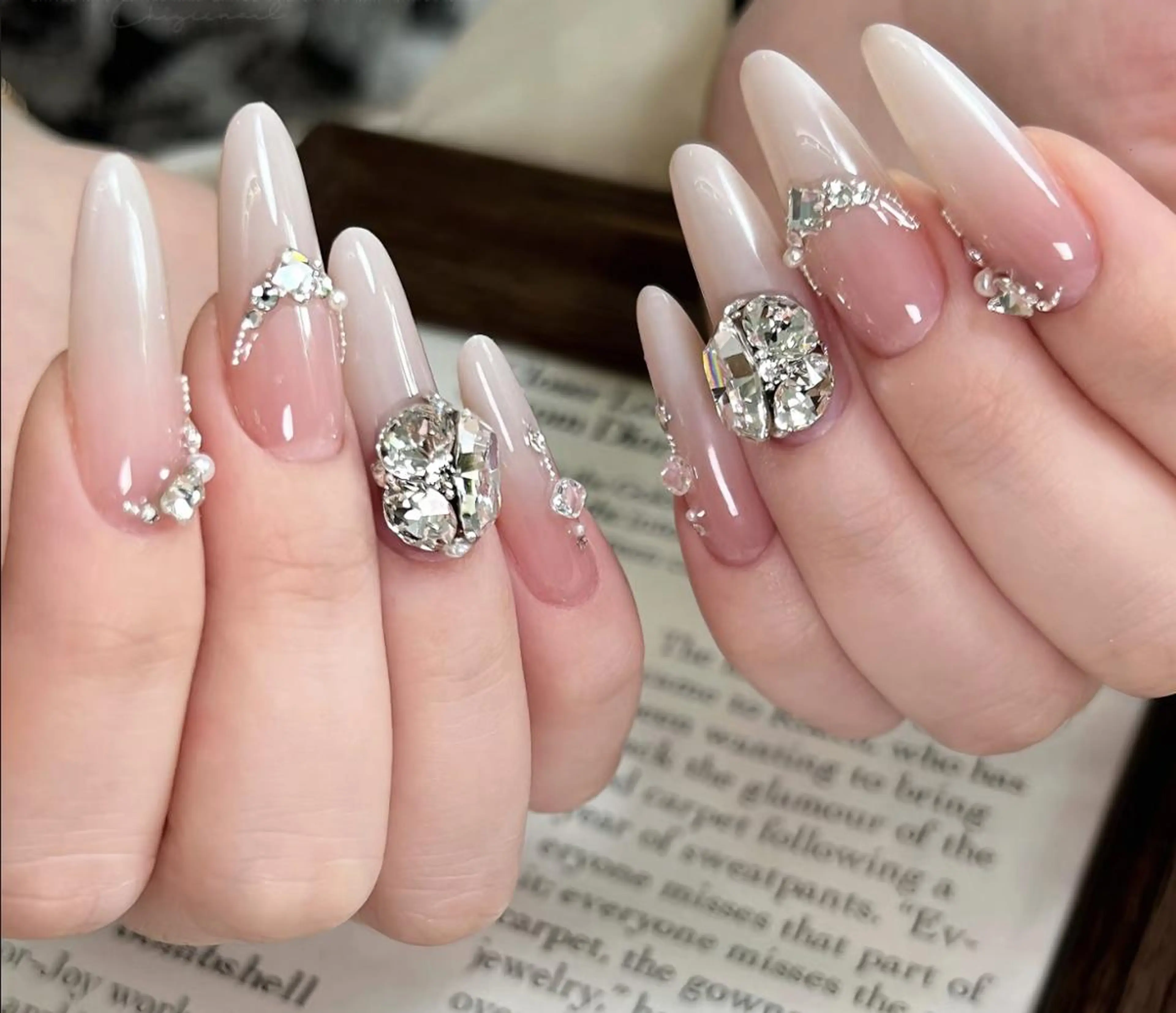 ネイル ハンドネイル 🎀 Ayaka_nailのネイルデザイン