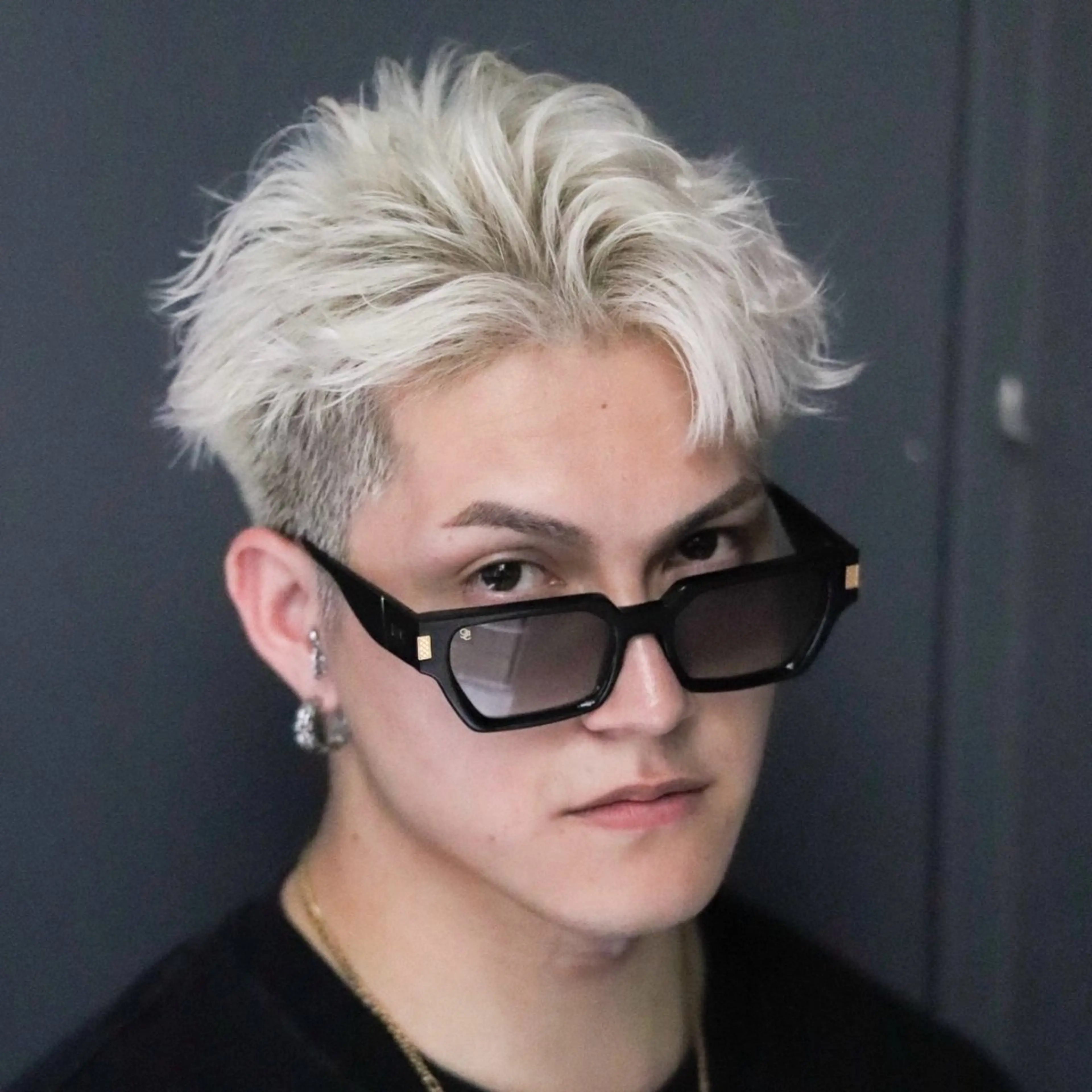 ショート カラー パーマ メンズ メンズハイトーン ハイトーンカラー カット パーマ 🔥メンズ🔥かっこ いいが正義！代表柿崎のヘアスタイル