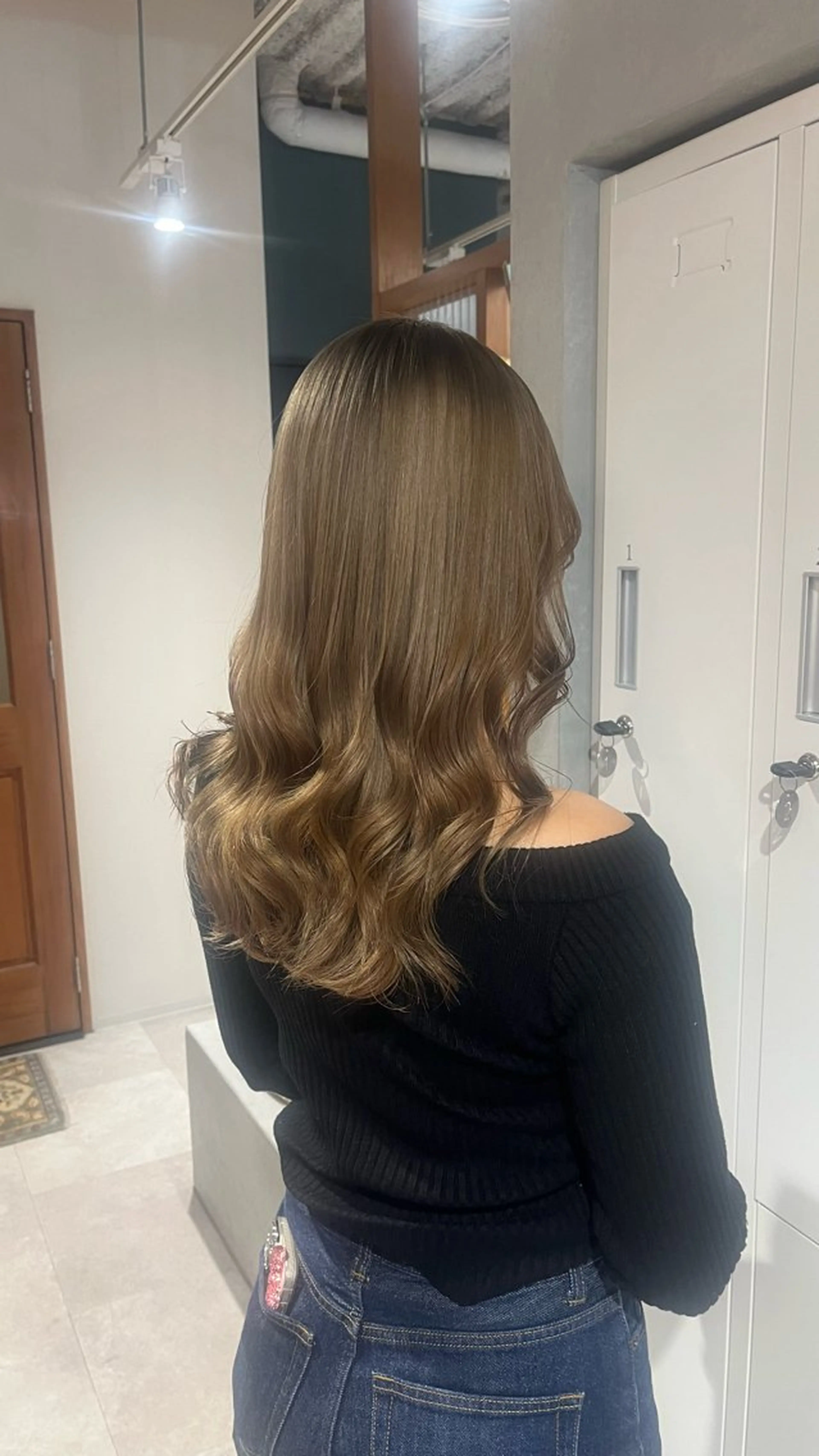 カラー ブリーチ EIGHT/ satone🩵のヘアスタイル