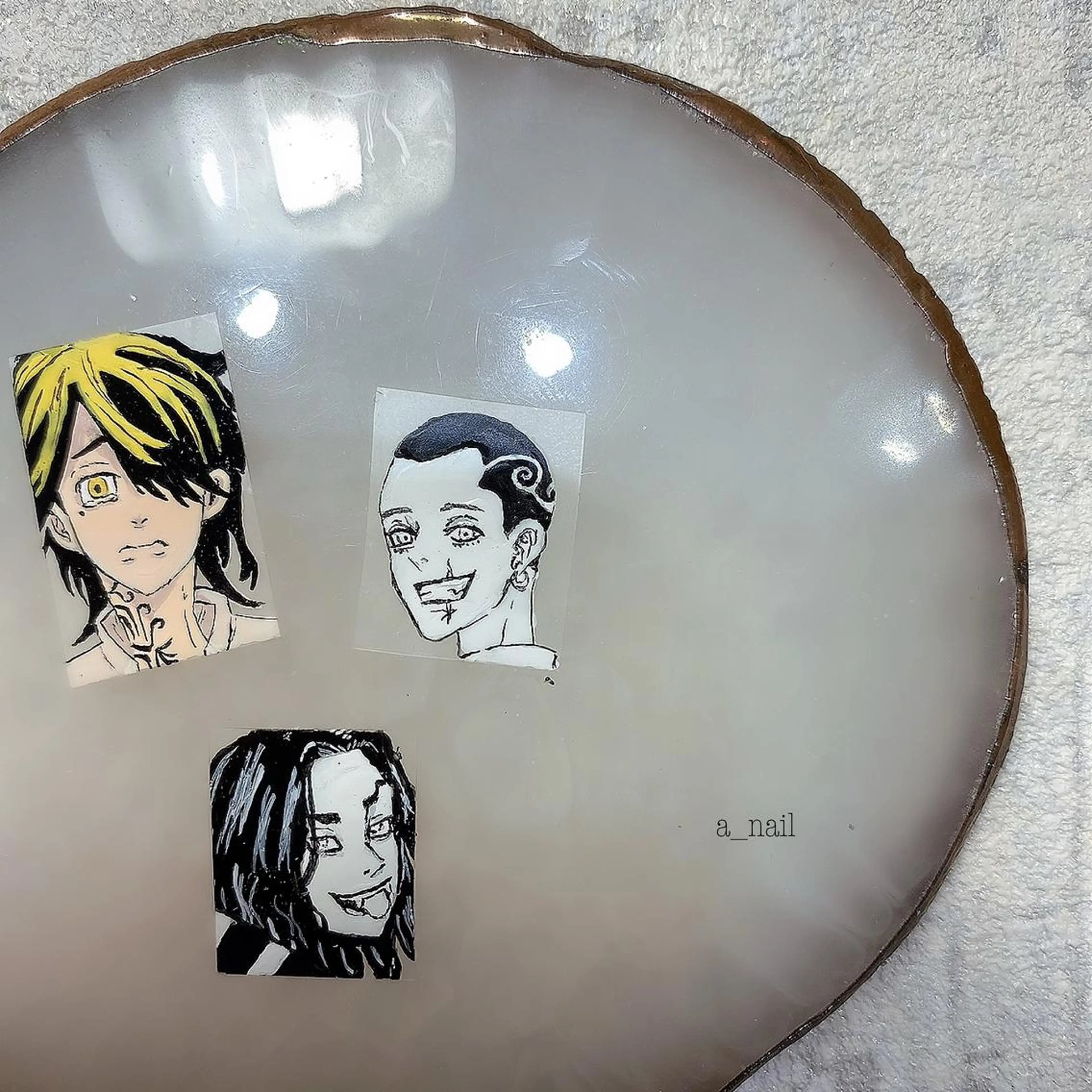 痛ネイル2本、ワンカラーの写真