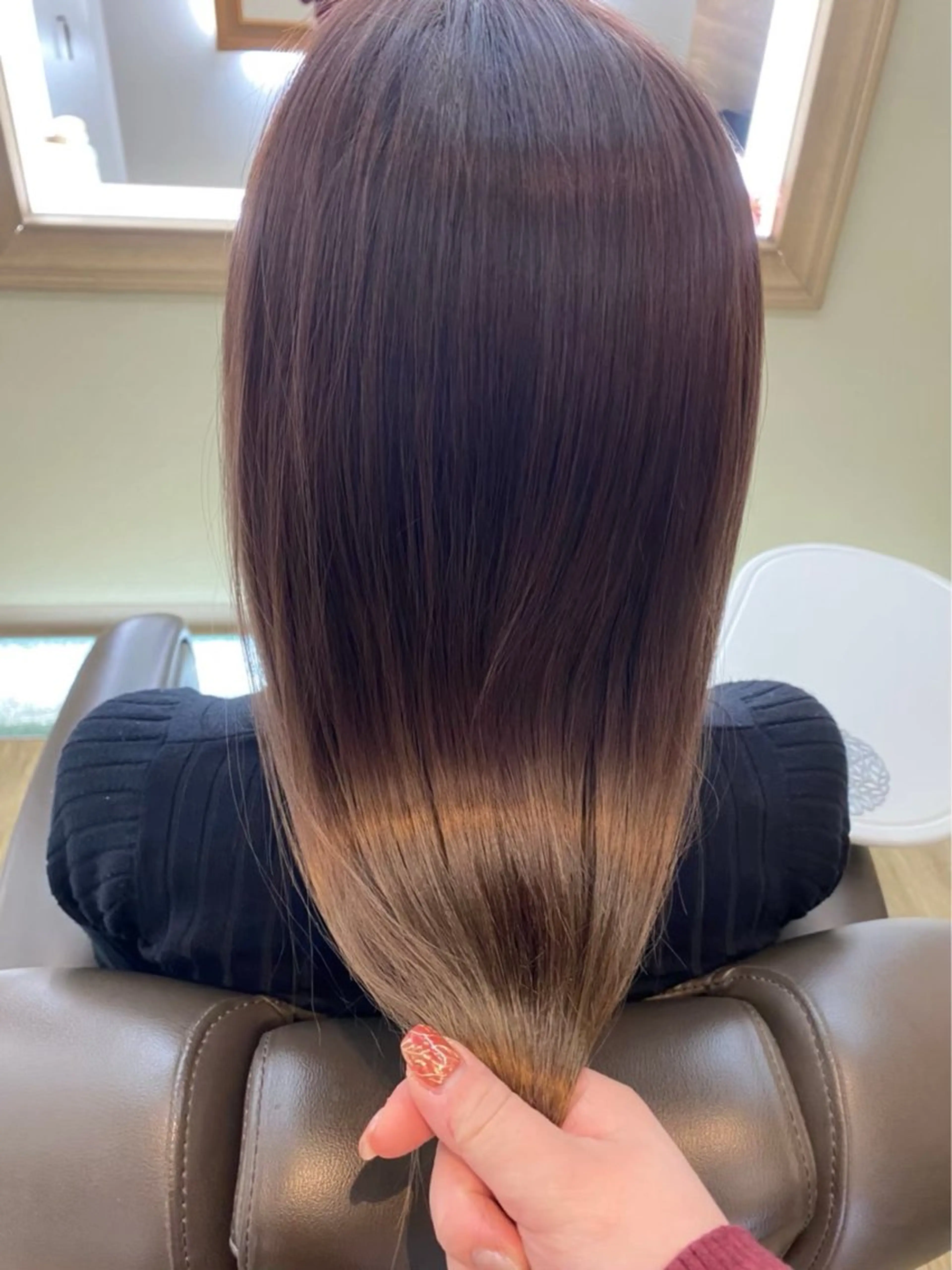 ミディアム 齋藤 羽鳳のヘアスタイル