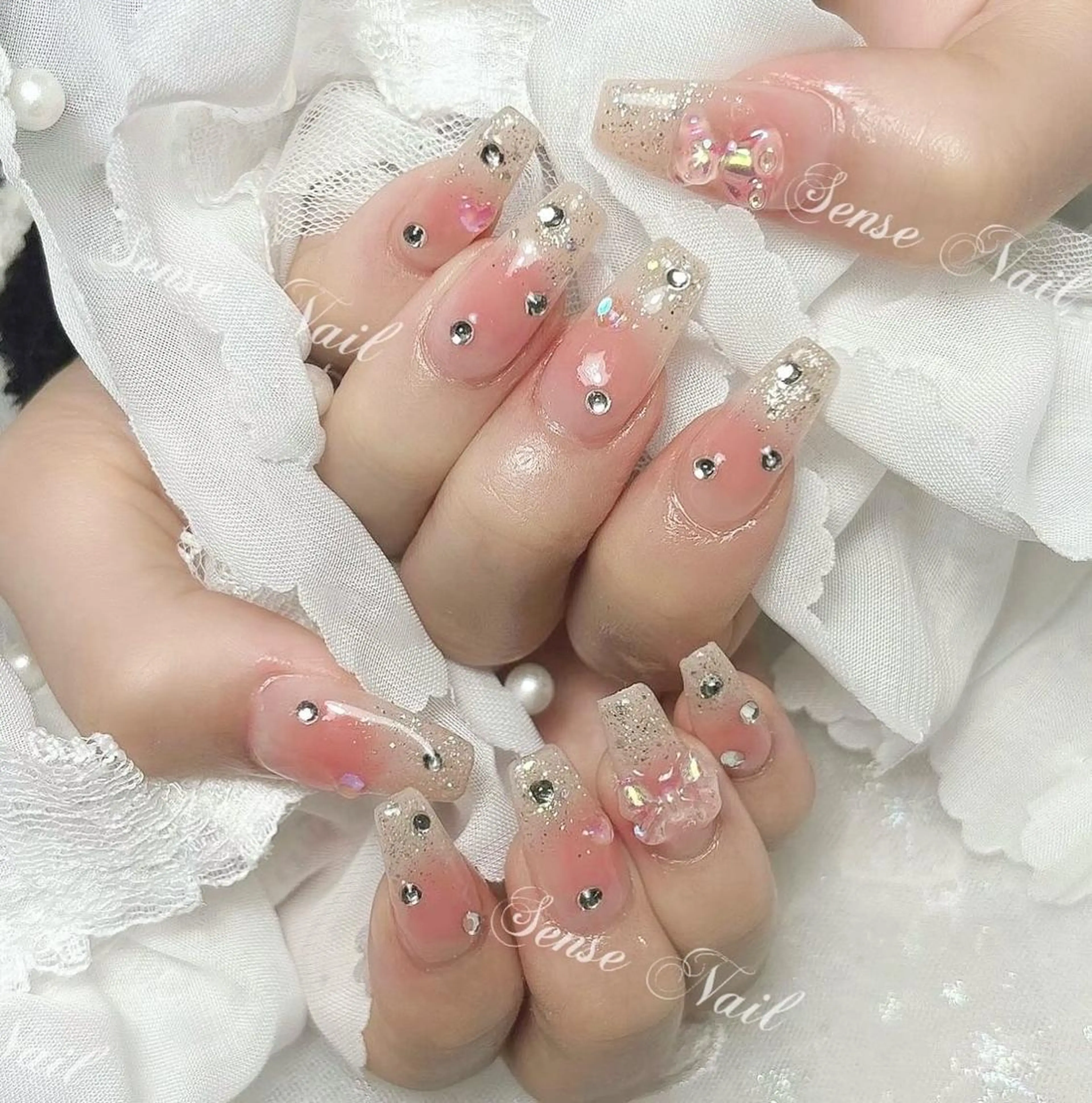 ネイル Queening 🦋のネイルデザイン