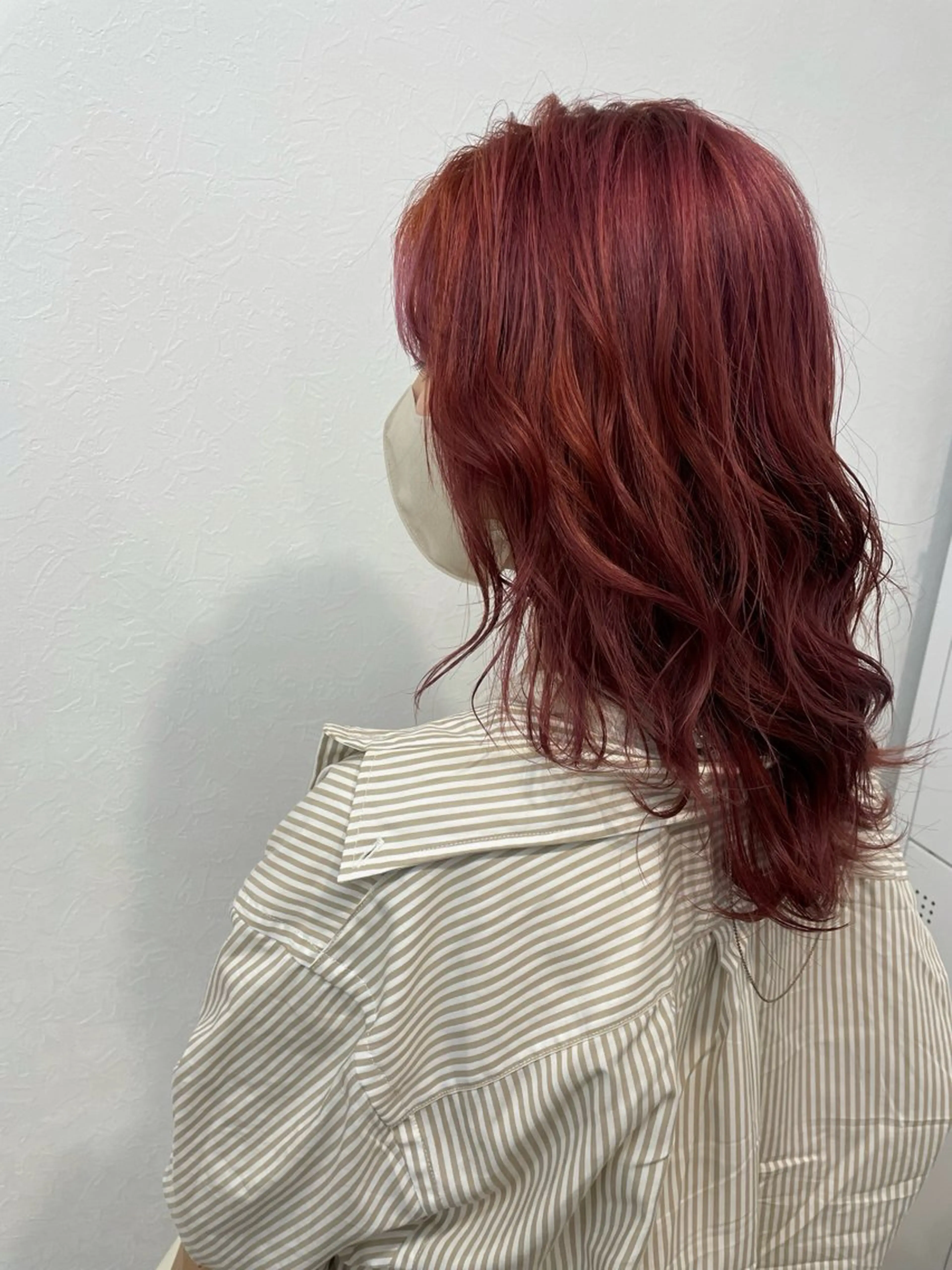 セミロング カラー ヘントナ カイのヘアスタイル