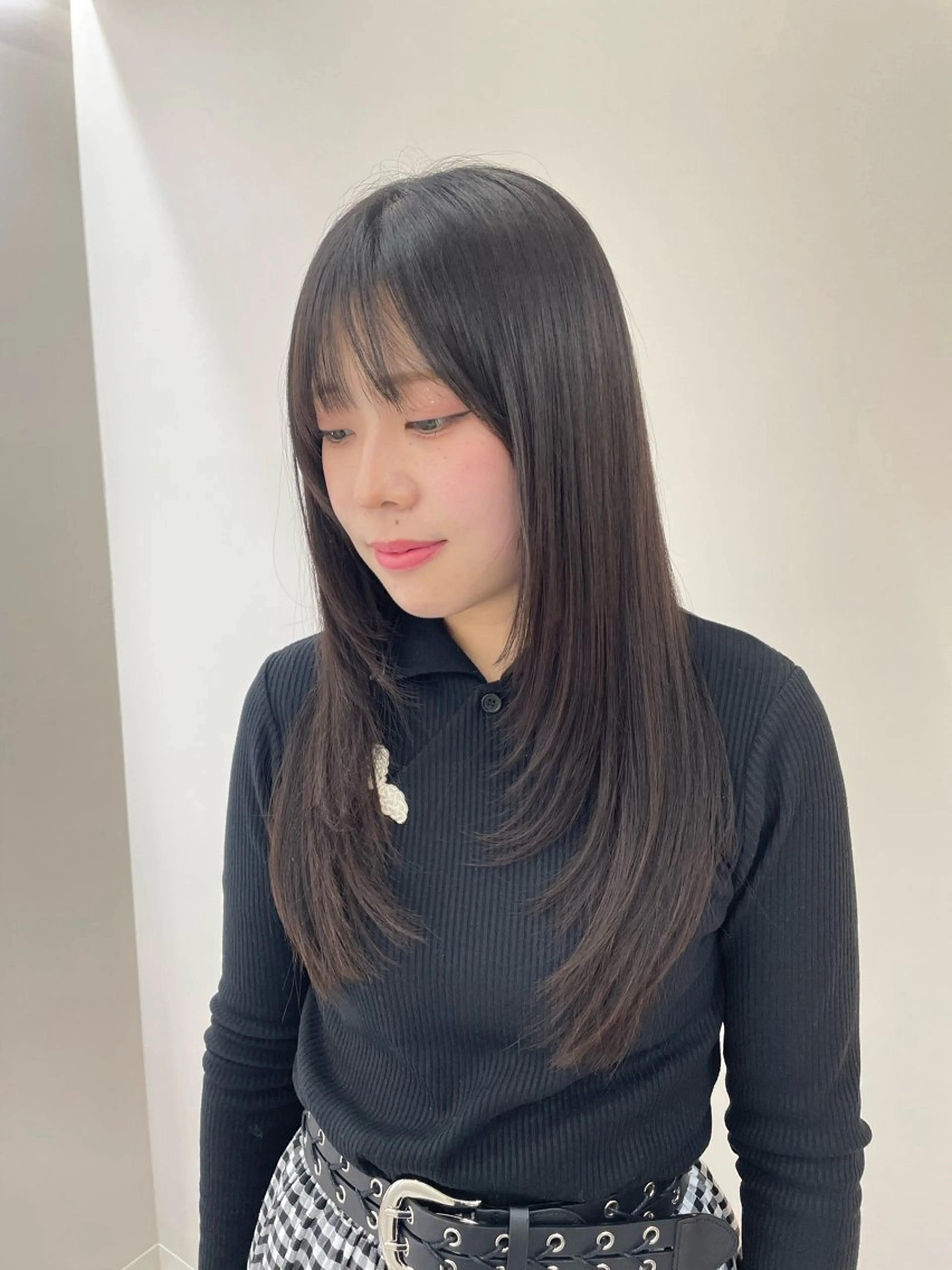 ロング 顔まわりレイヤー レイヤーカット スズキ シオリのヘアスタイル