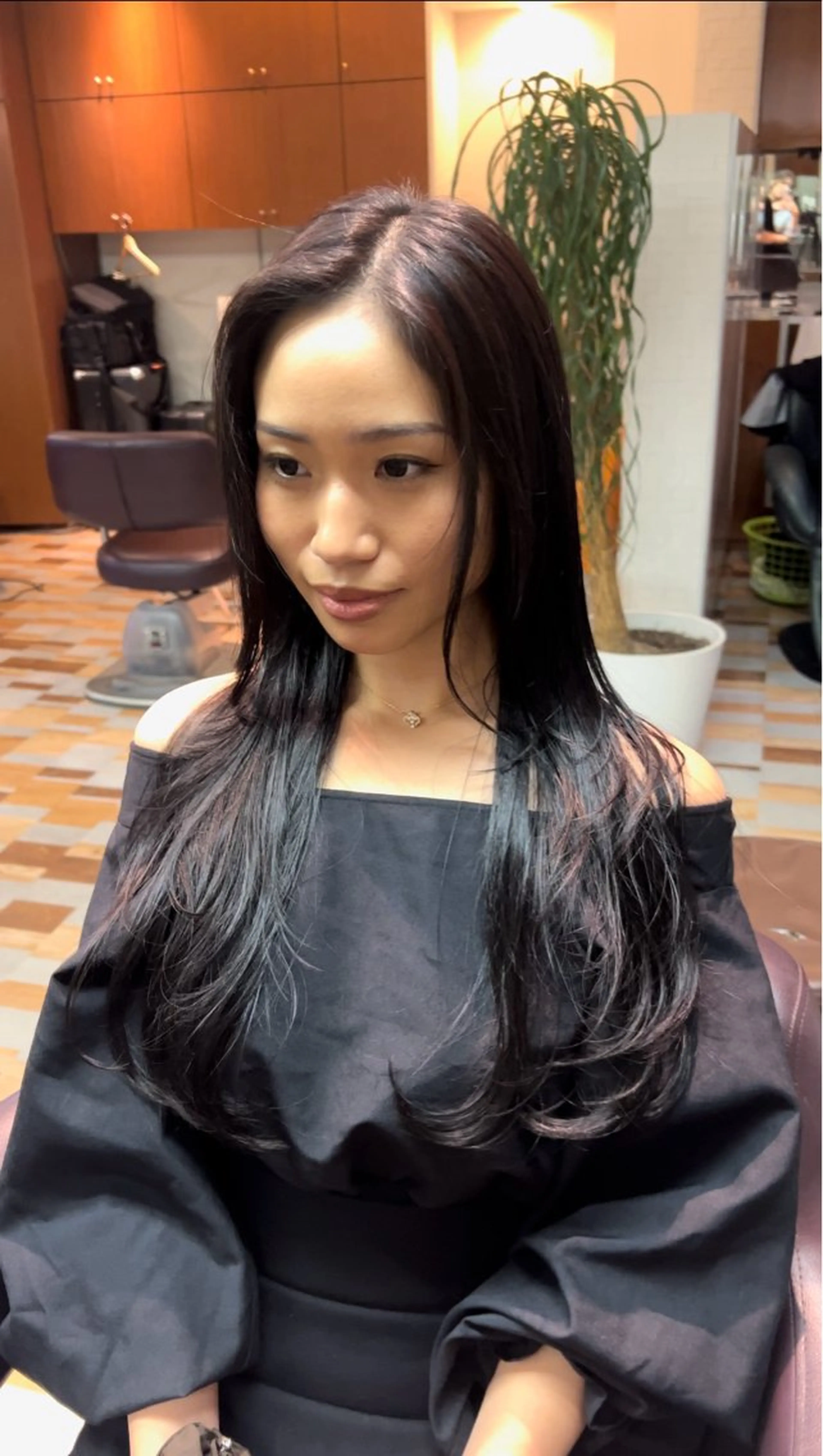 ロング レイヤーカット セルバ所属・プルシールエクステ/ ハイトーン/ブリーチのヘアスタイル