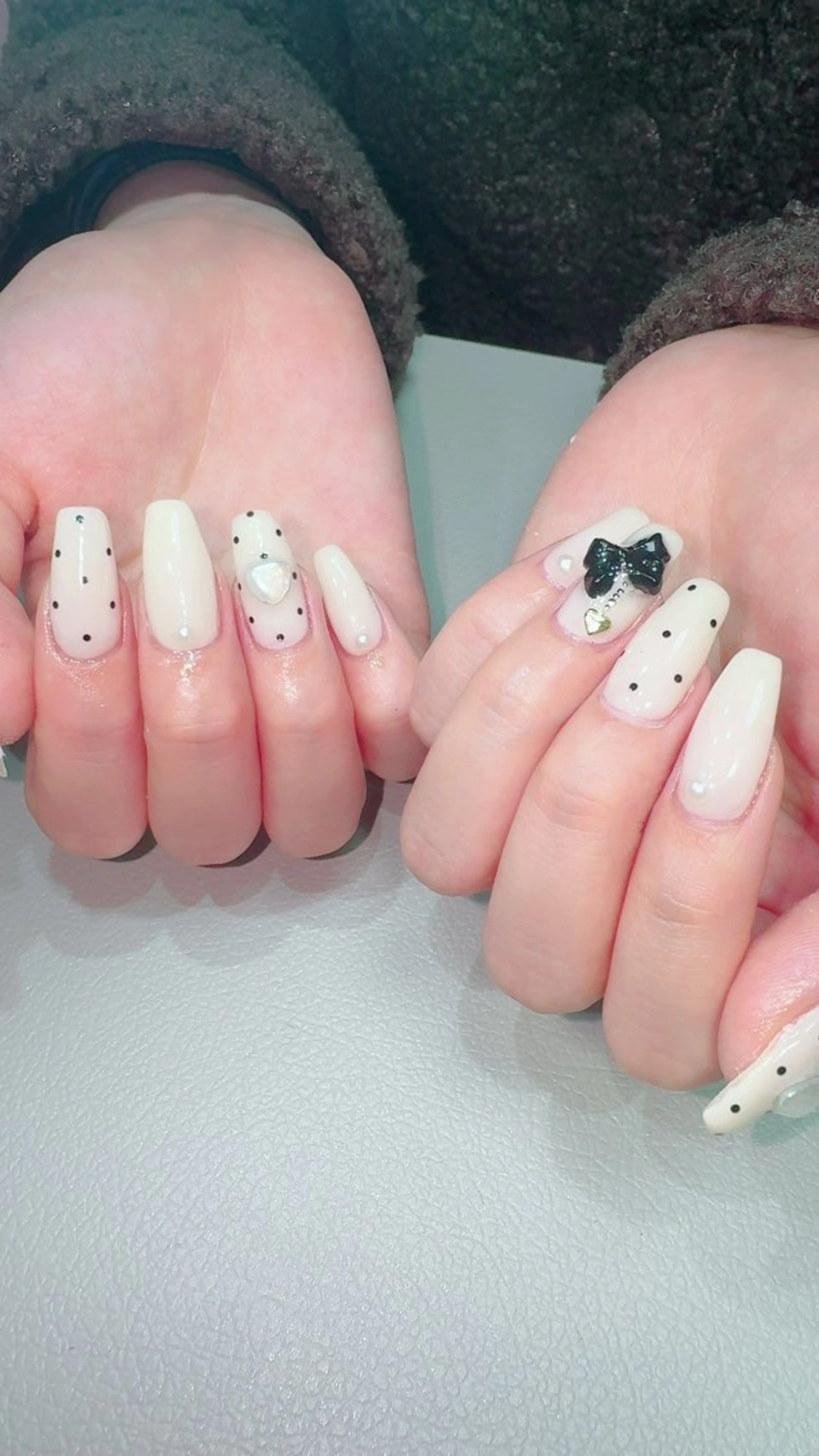 ネイル ドット nailsalon urümのネイルデザイン
